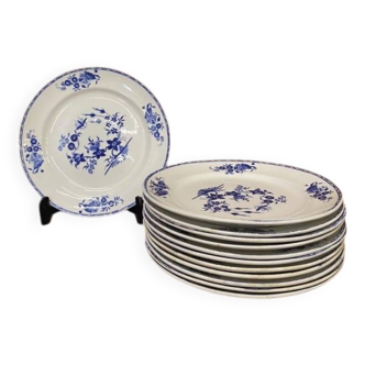 Ensemble de 12 assiettes en porcelaine de Tournai, Boch Frères, décor à la mouche