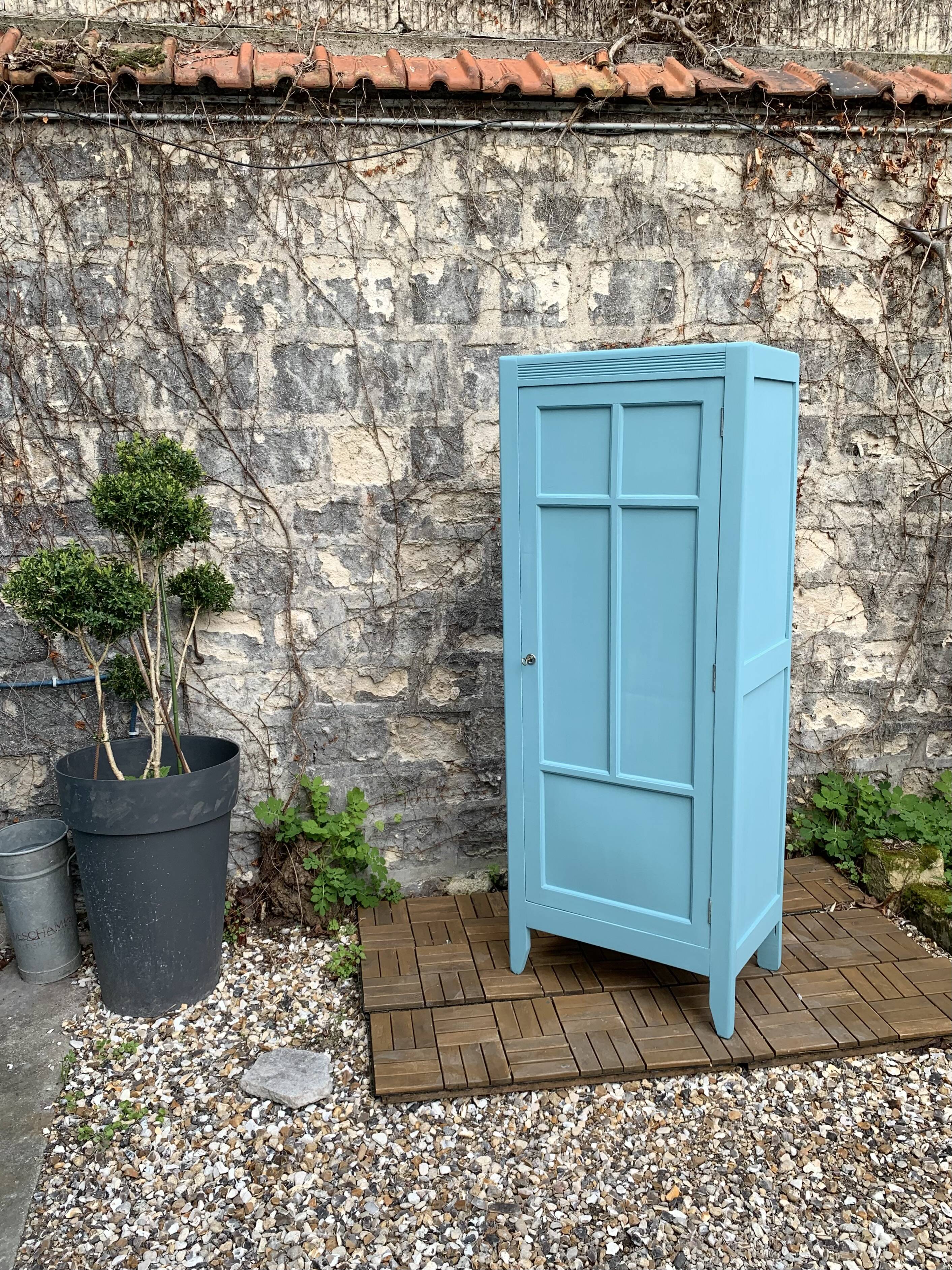 Armoire bonnetière parisienne turquoise 1940