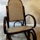 Rocking chair en bois courbé et cannage