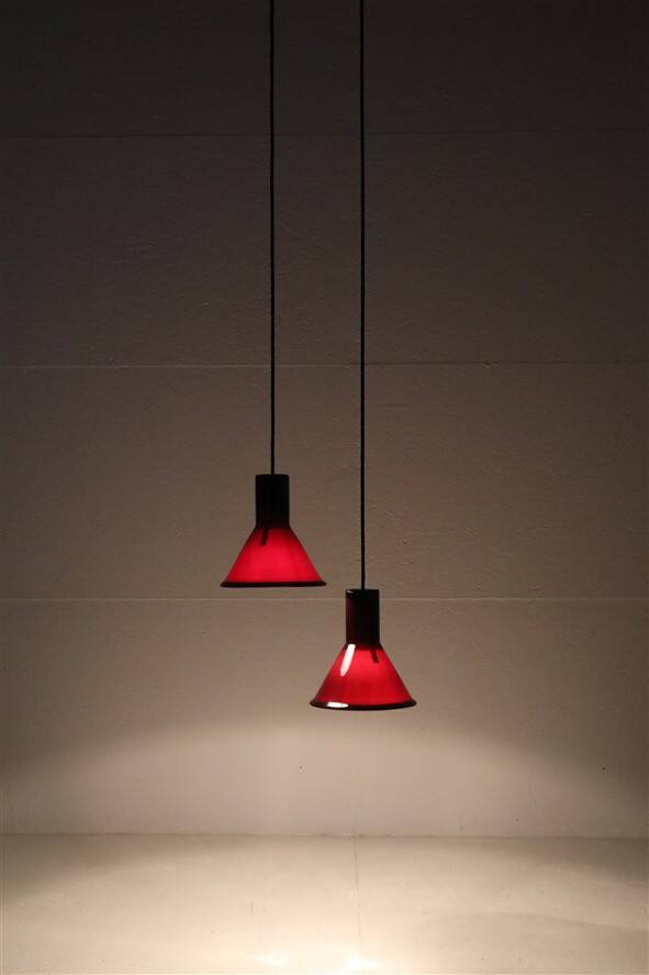 Set of 2 Holmegaard / Michael Bang 'Mini P&T' pendant lamps / handmade glass / red / black / 1970s