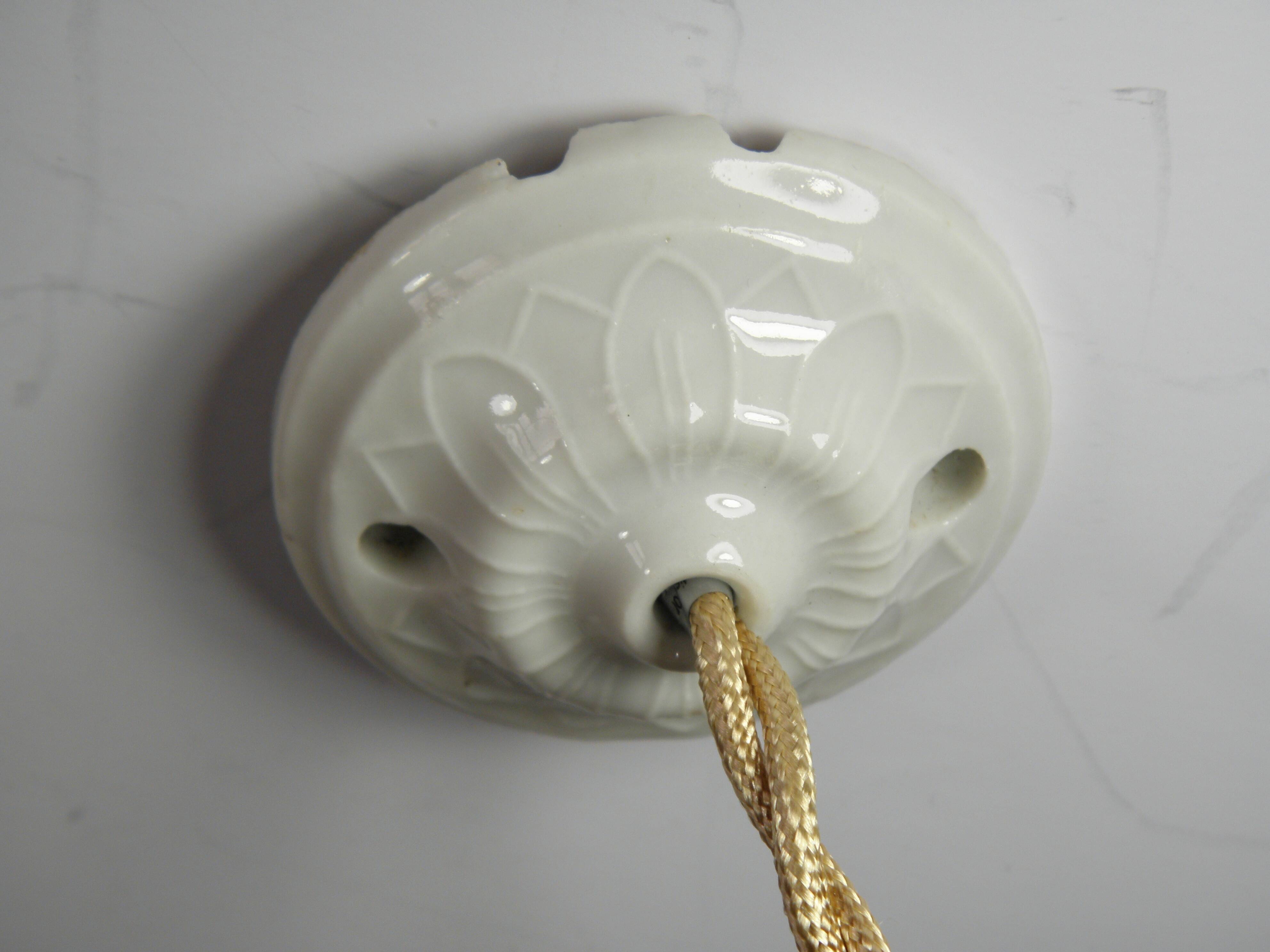 Suspension and rosette, in opaline and porcelain