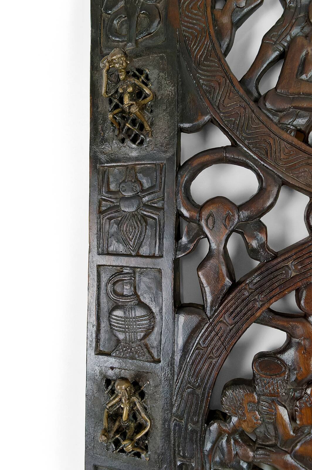 African door in carved wood and bronze of village chief Baboun, Cameroon, early 20th century