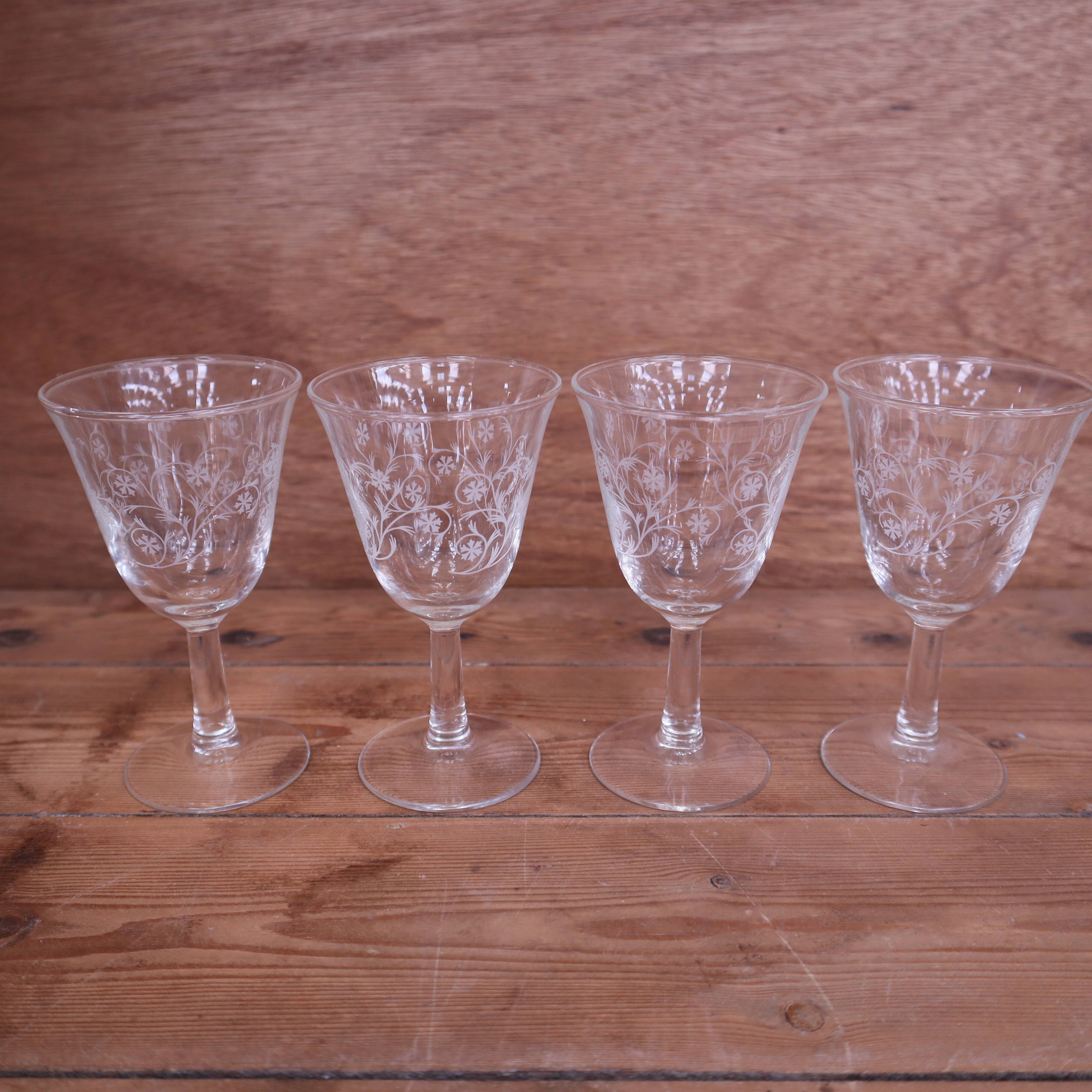 4 tulip-shaped white wine glasses Enghien 60's