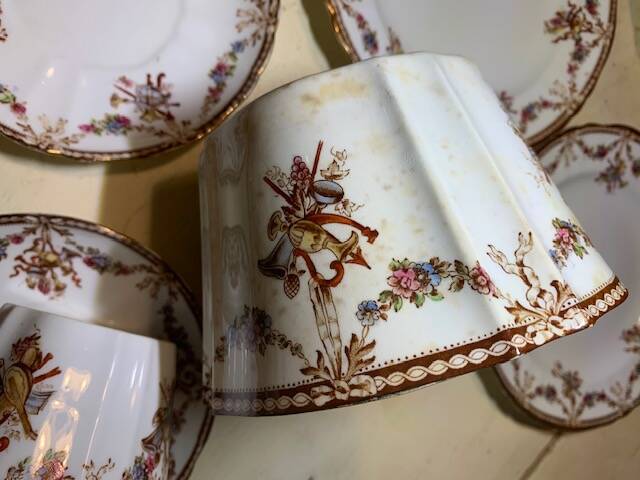 Service à dessert signé William Alsager Adderley, 25 pièces