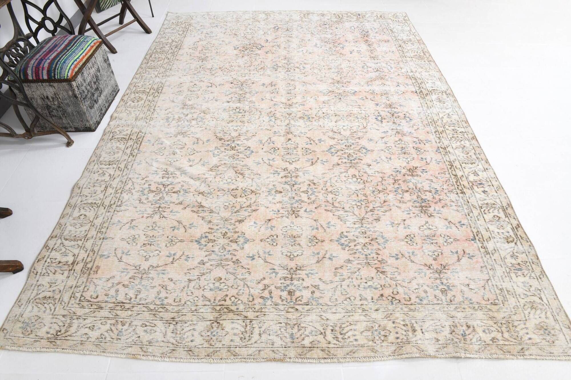 7x10 Blush Pink All-Over Floral Anatolian Vintage Rug, 215x304Cm