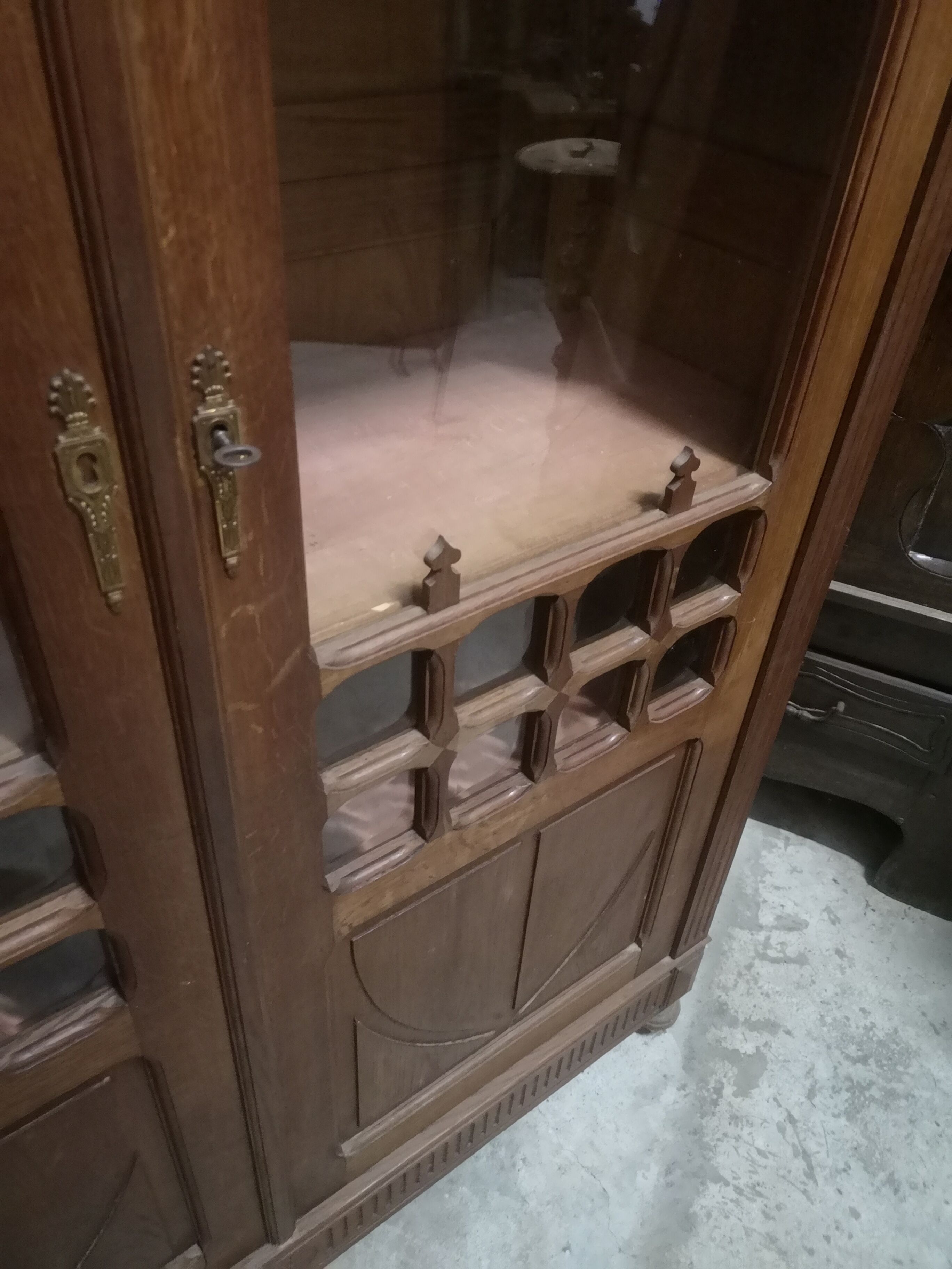 Bibliothèque vitrine années 1930