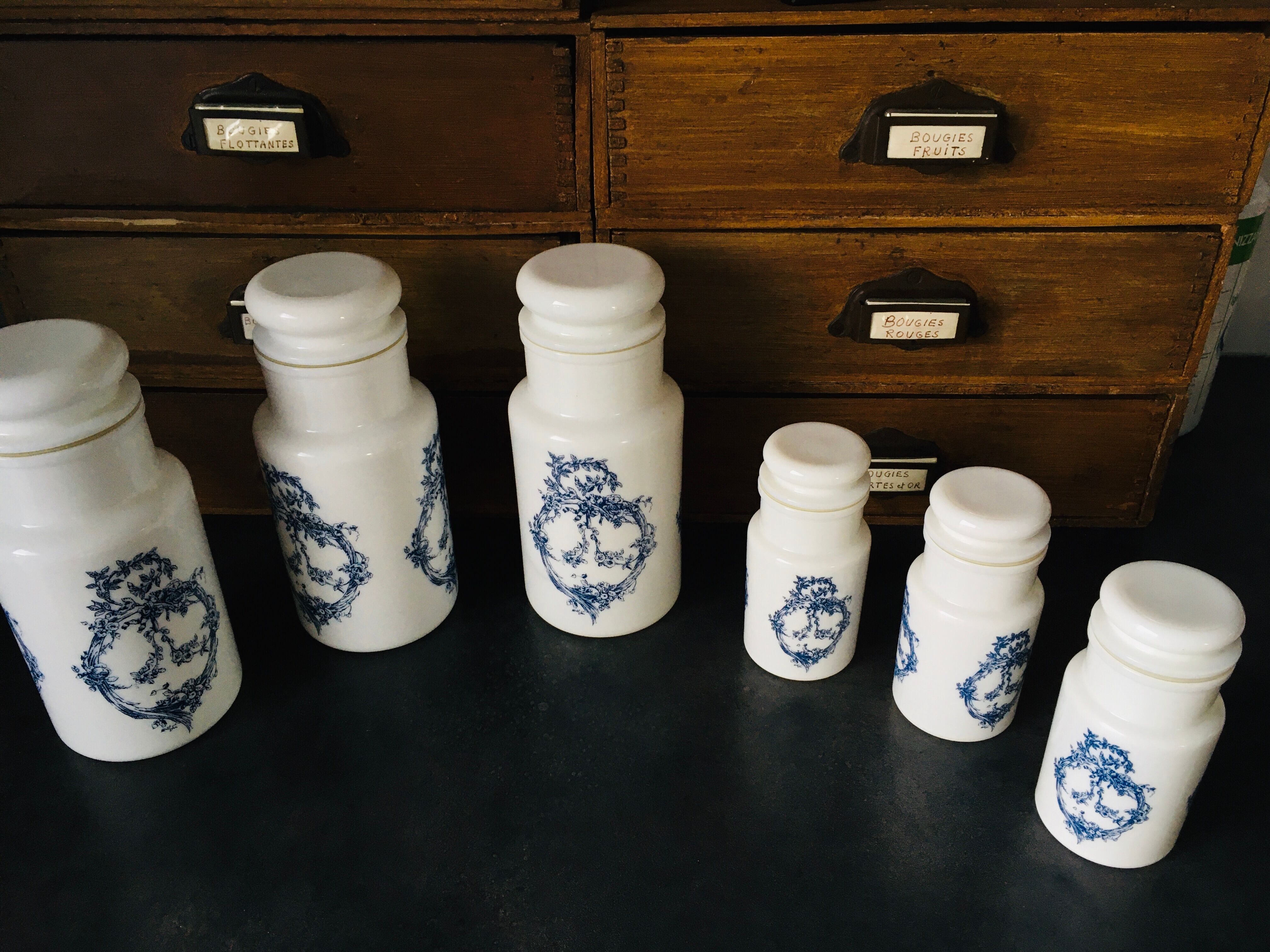 Lot 6 apothecary jars glass