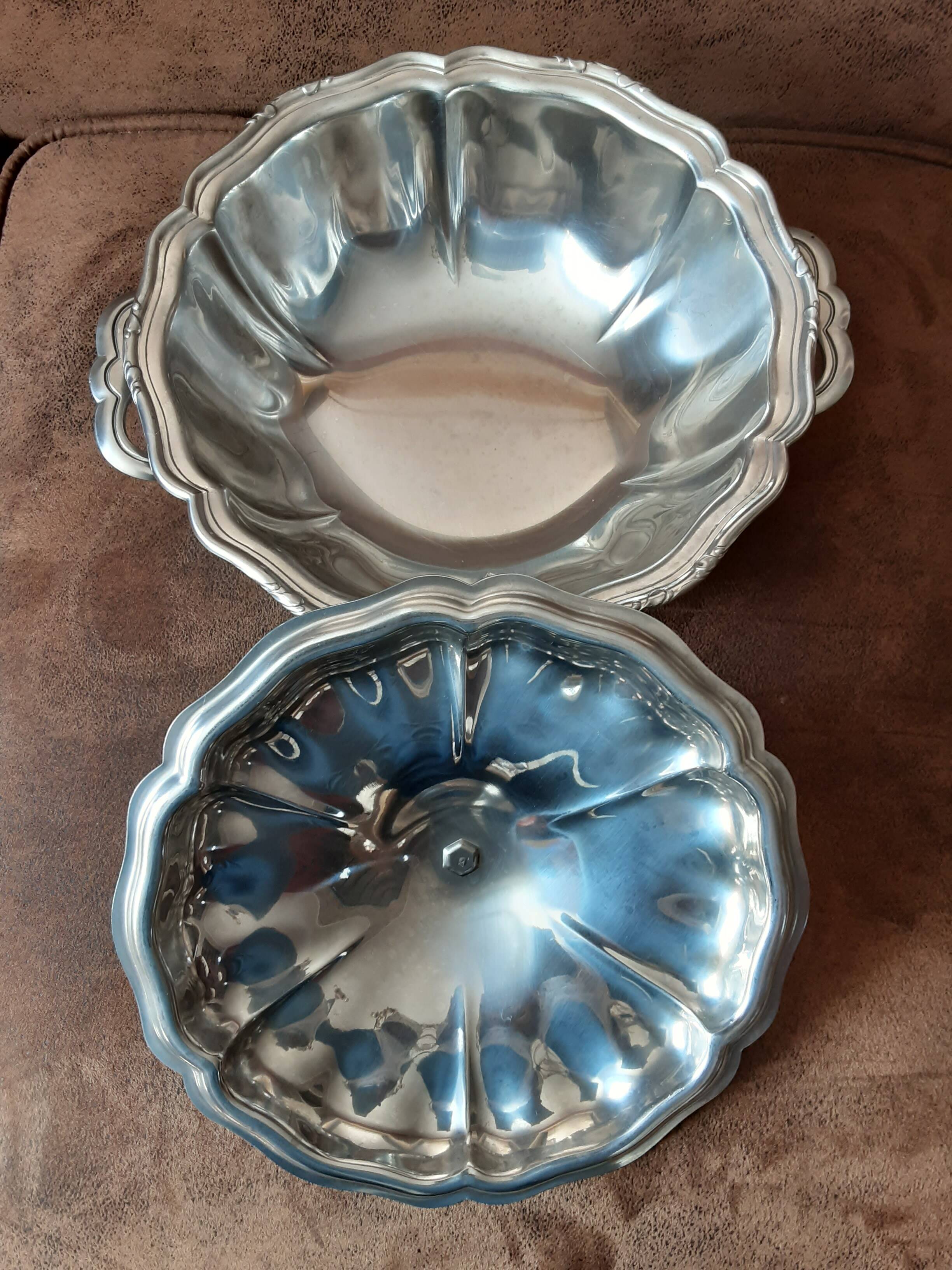 Stainless steel soup tureen