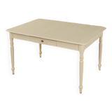 Charming Table