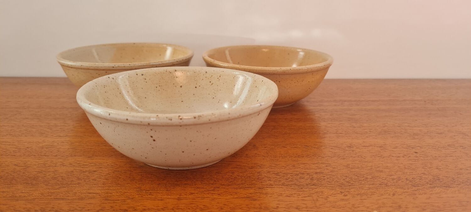 Set of 3 bowls in marsh sandstone