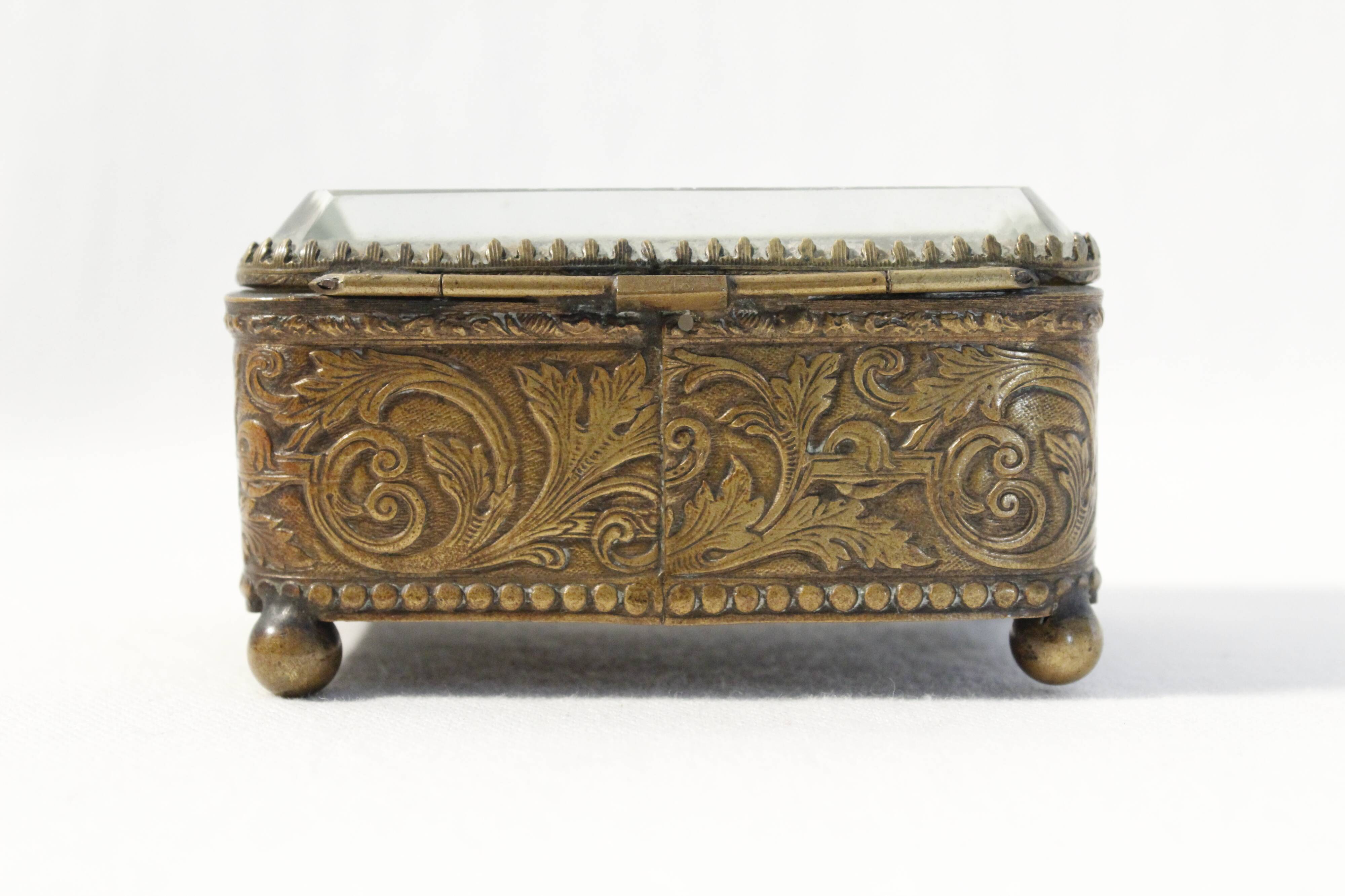 Antique jewelry box Napoleon III in brass and beveled glass