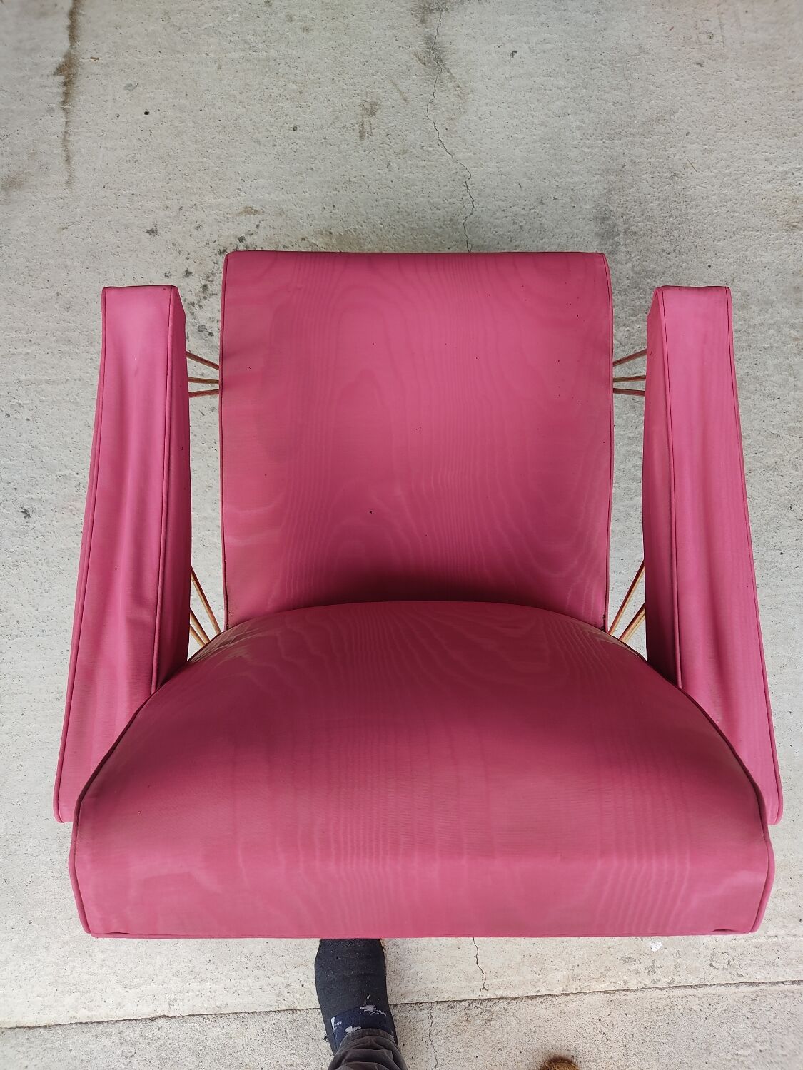 Vintage hairdresser chair feet compass.