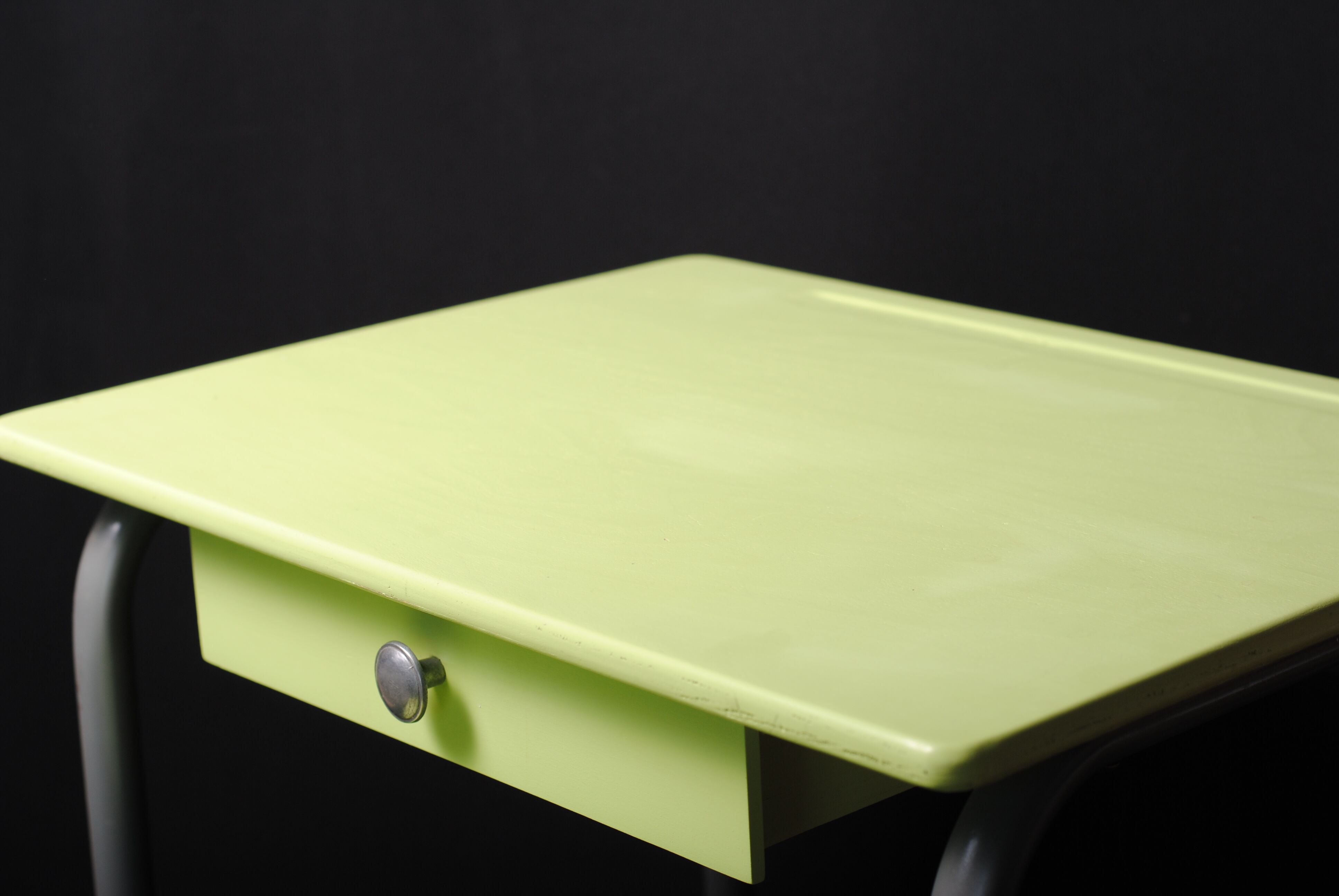 Green child office with his stool