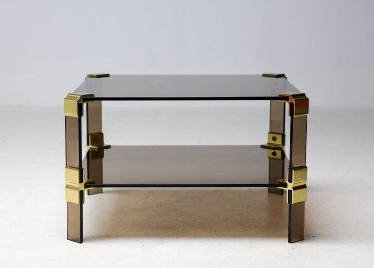 Hollywood Regency coffee table in smoked glass – Modular brass construction