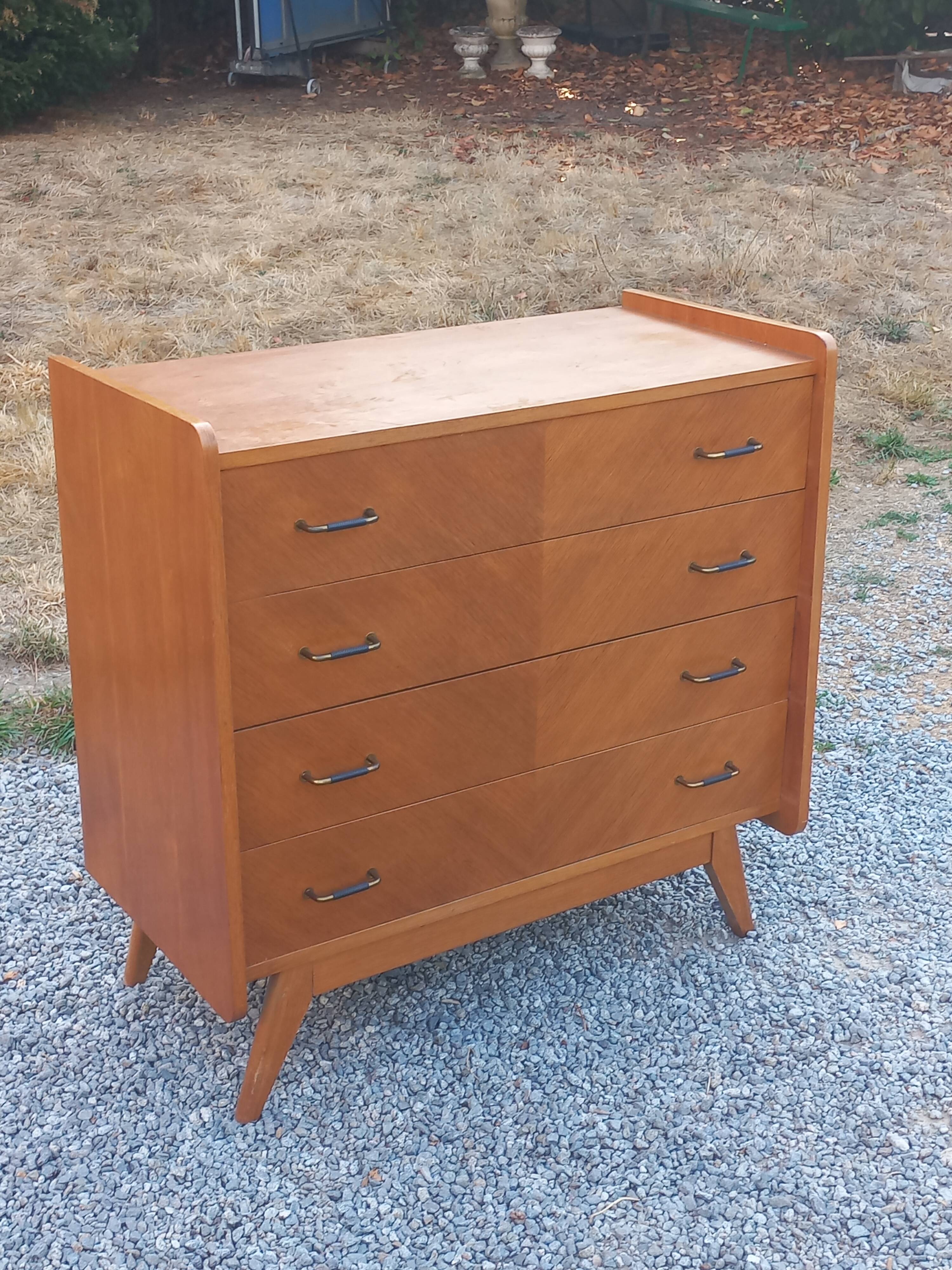 Commode vintage en chêne blond pieds compas 4 tiroirs 1950