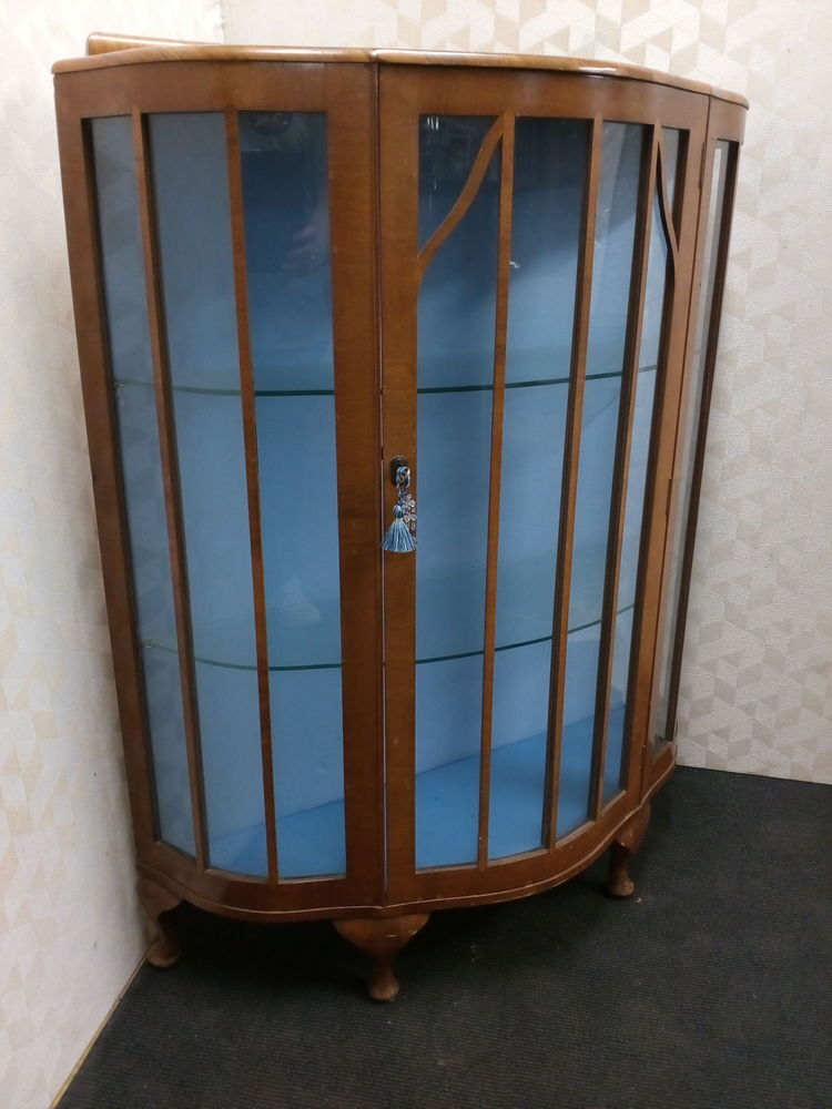 Chippendale art deco style showcase