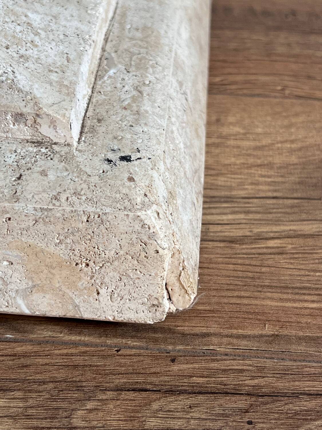 Console in glass and antique patinated metal