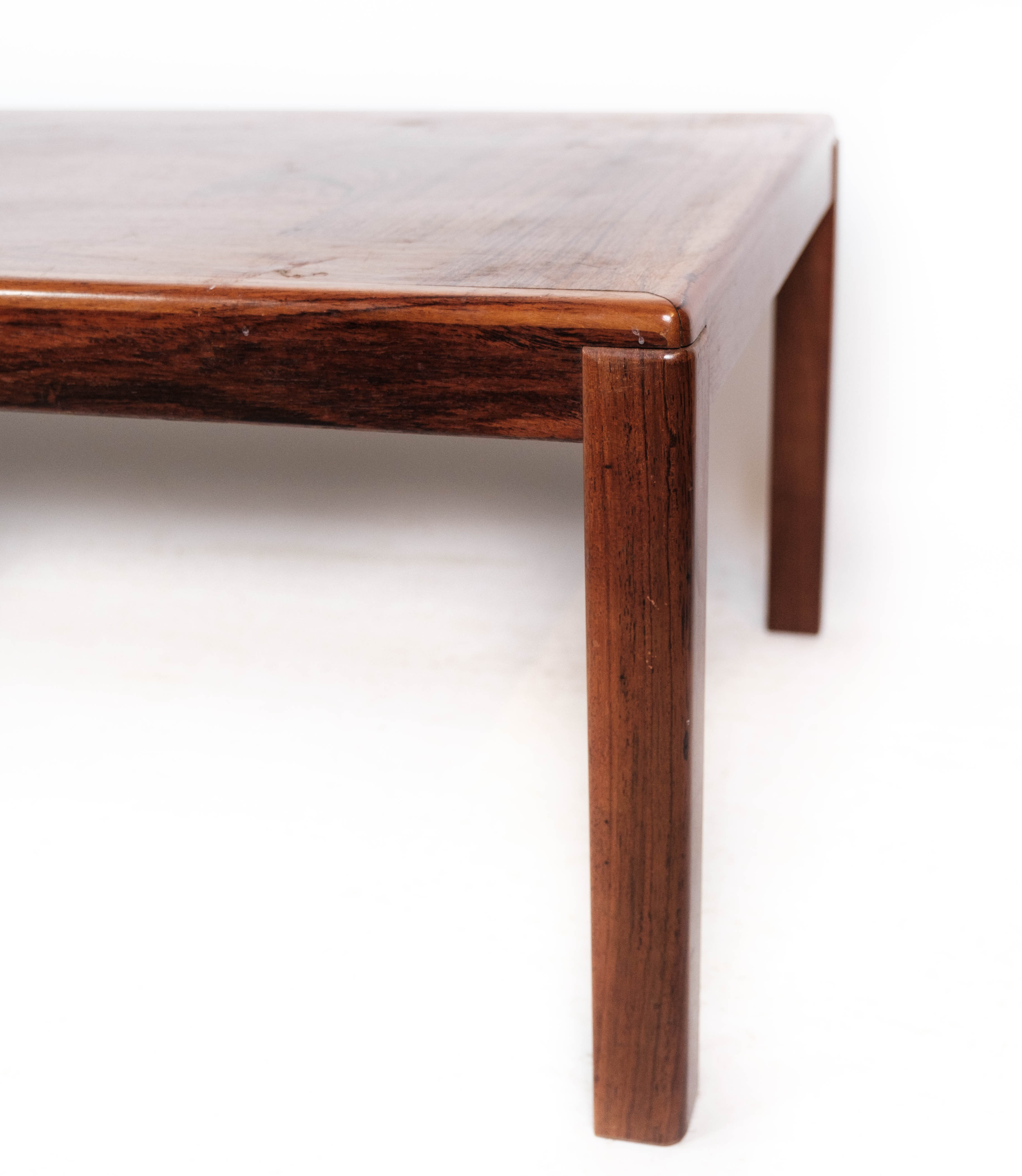 Coffee table in rosewood of Danish design manufactured by Vejle Furniture in the 1960s