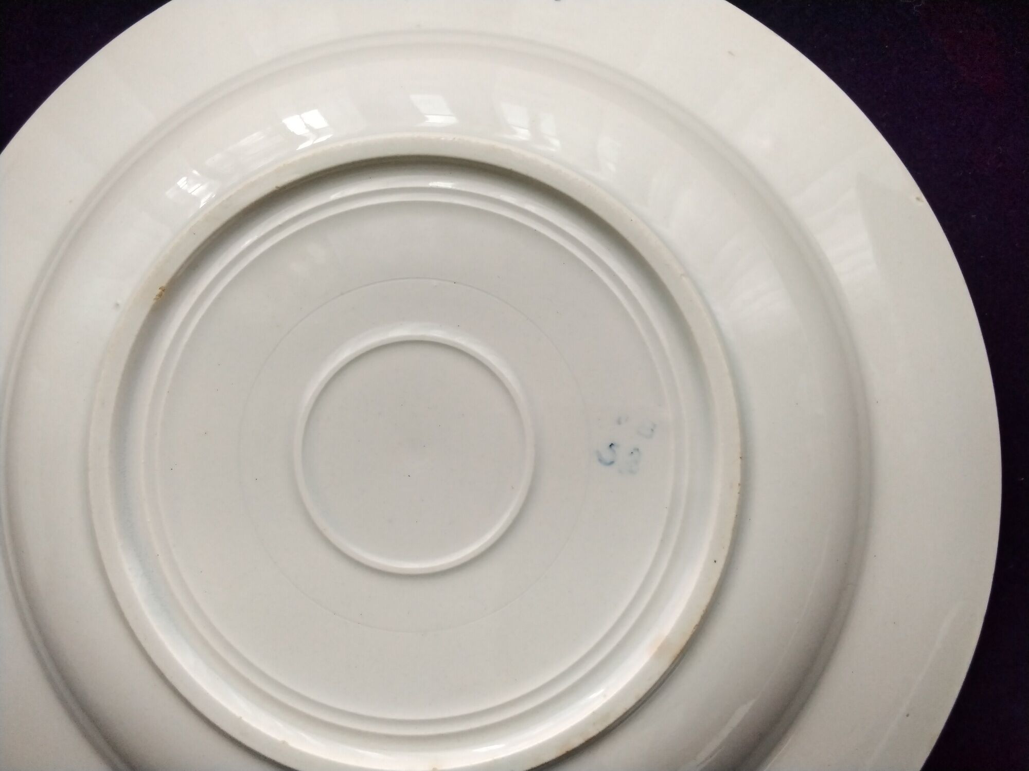 Set of 6 mismatched hollow plates in opaque porcelain from Badonviller