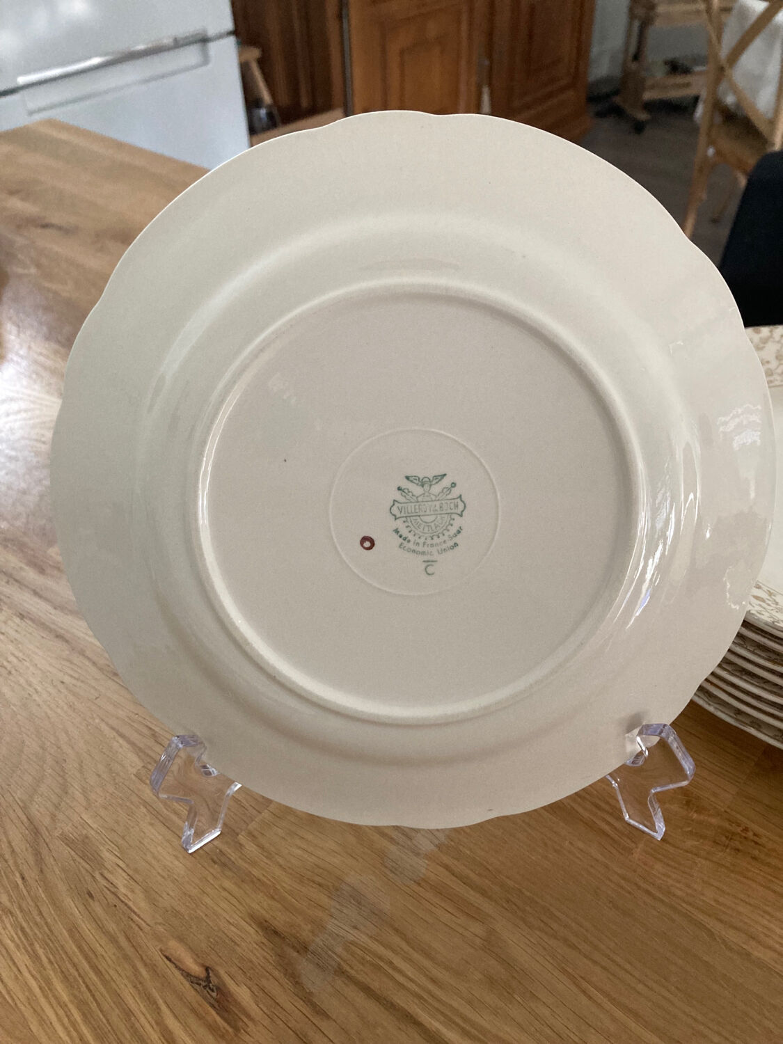 9 Villeroy and Boch “small golden flowers” dinner plates from the 1950s