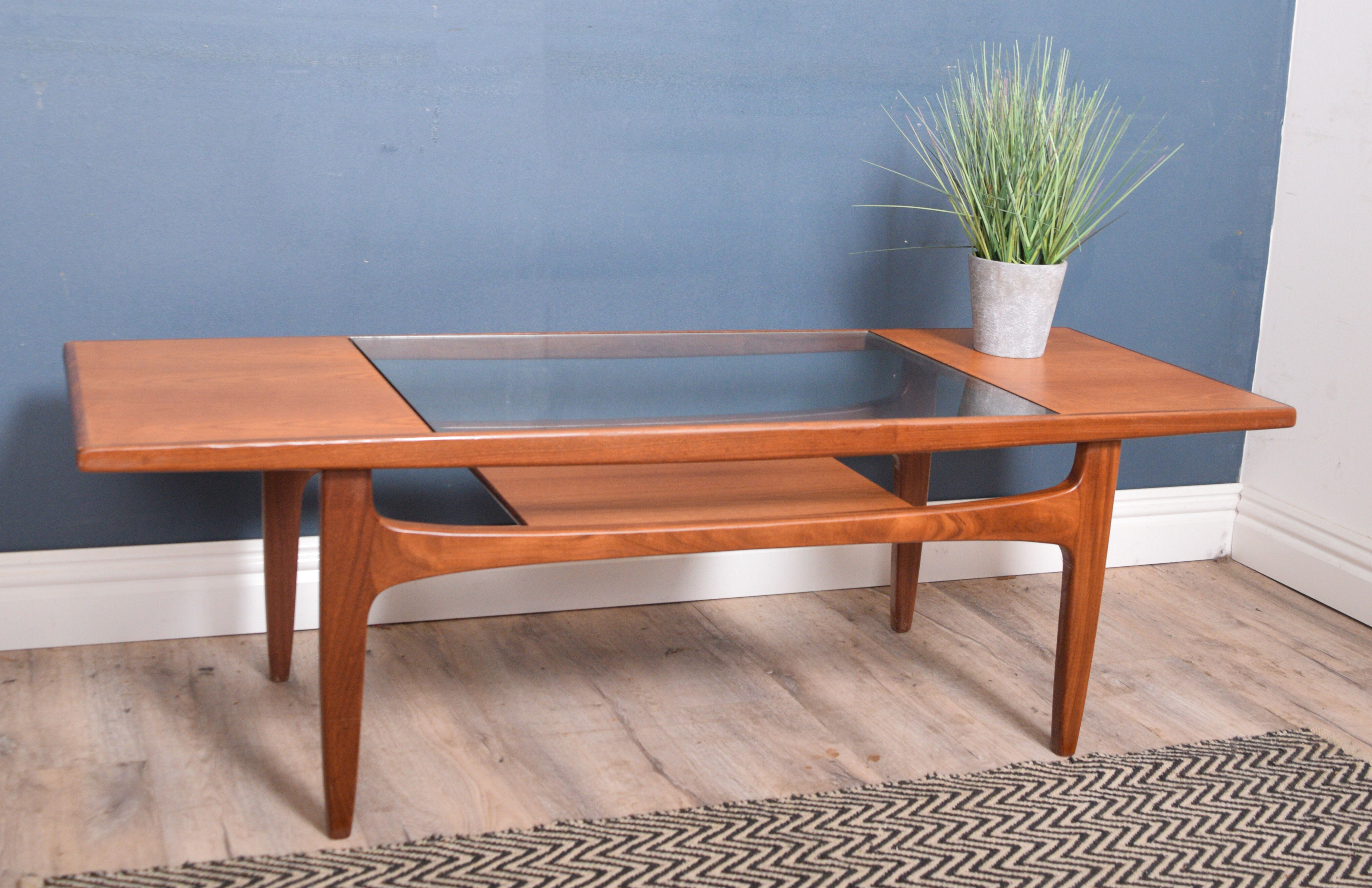 Table à café  G Plan Long John en teck des années 1960