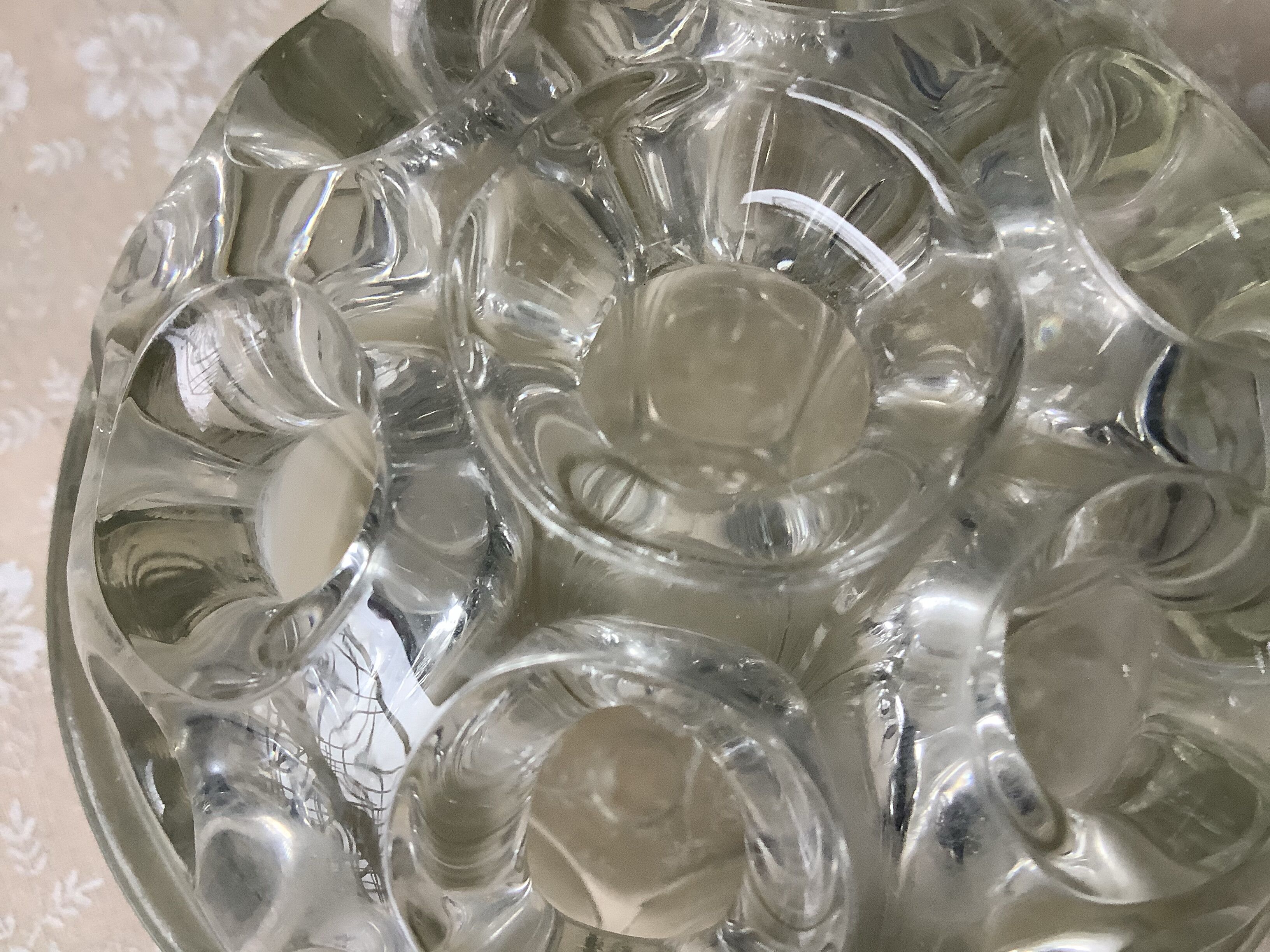 Pique Glass Flowers 19 holes, Frog Vase