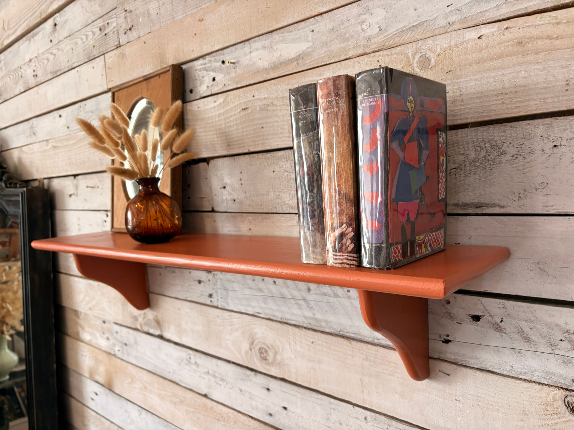 Terracotta shelf
