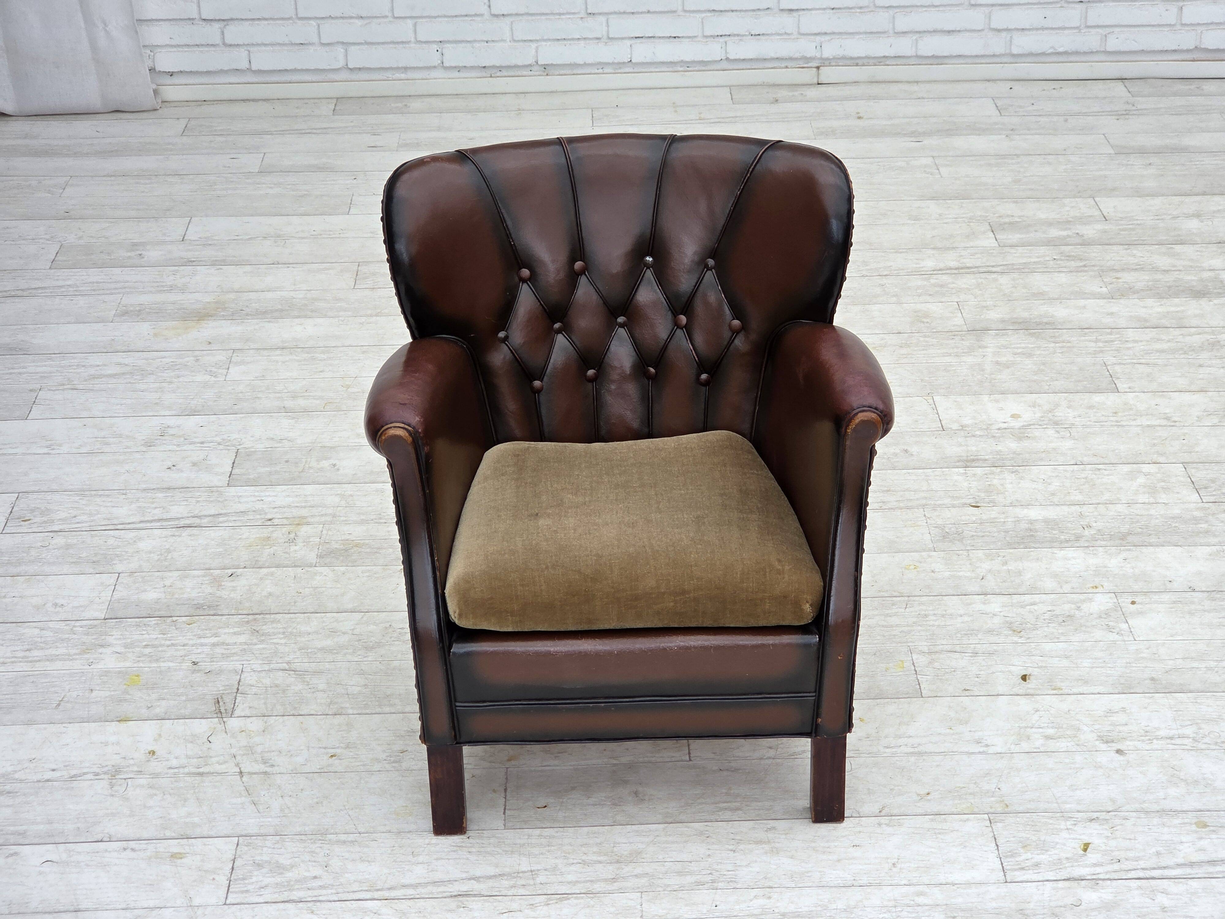Fauteuil danois des années 1930, cuir marron, velours.