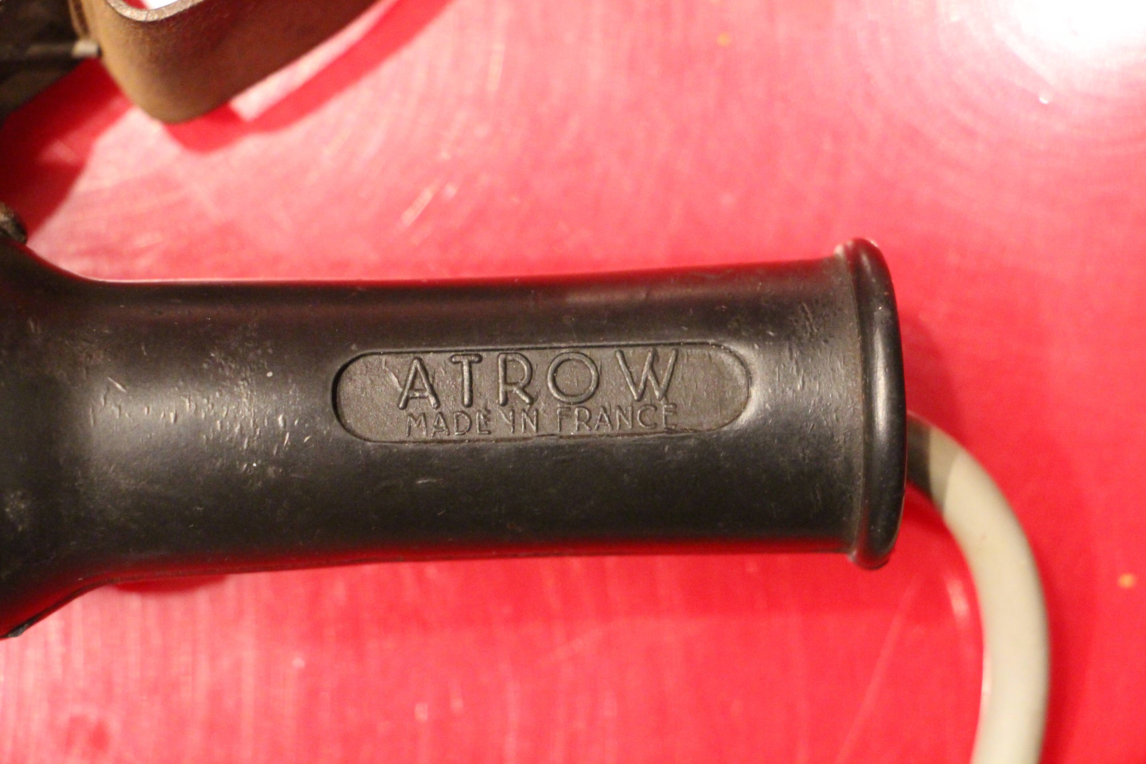 Old atrow walking lamp