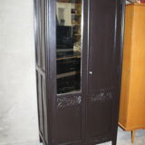 Armoire parisienne noire