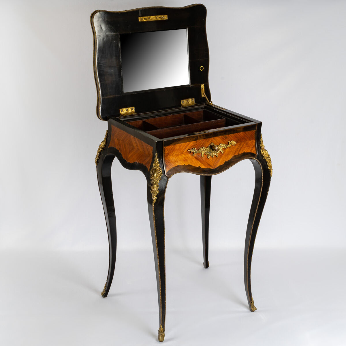 Blackened Natural Wood Worker - Rosewood Marquetry - Louis XV Style - Period: XIXth
