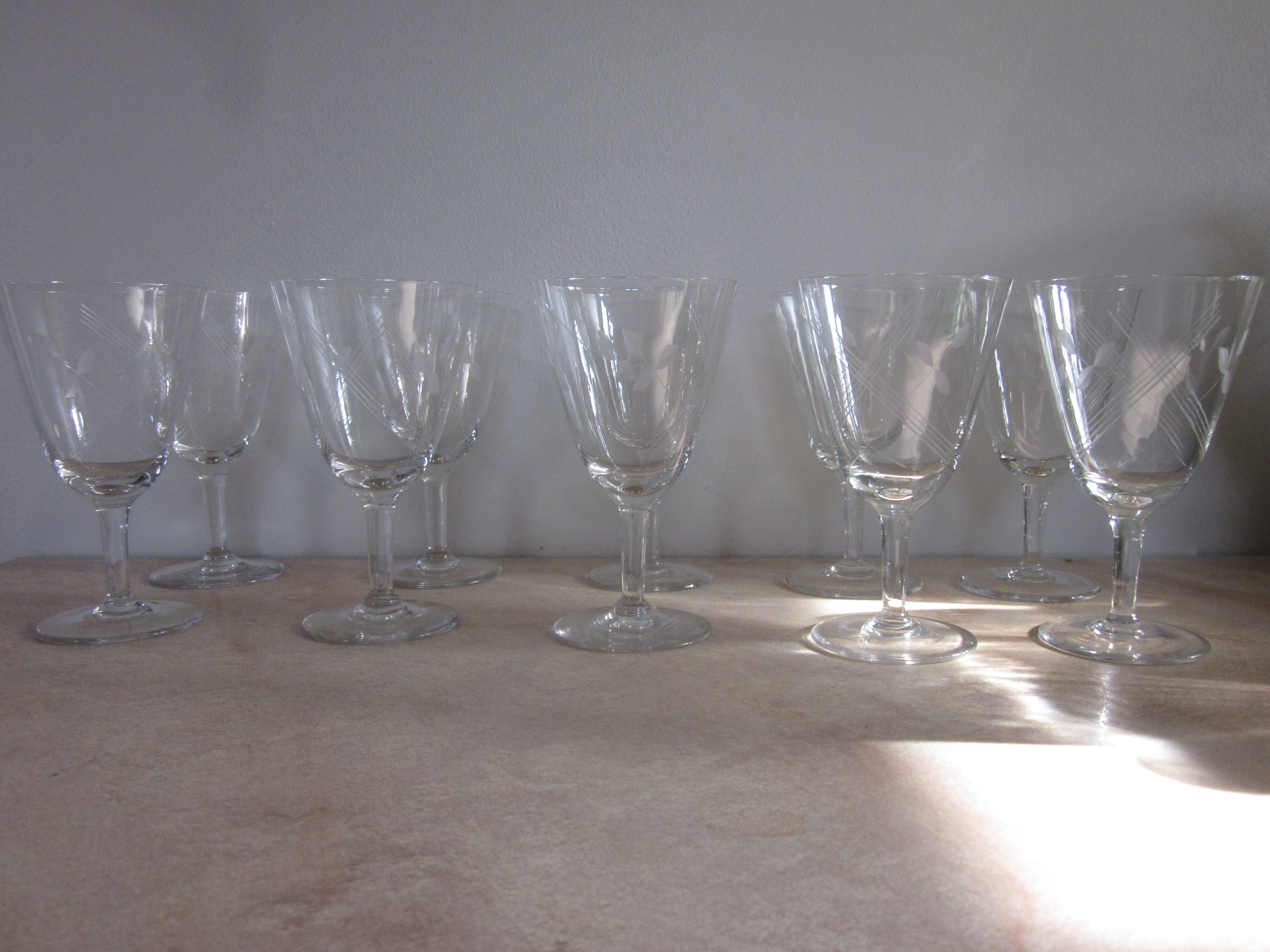 Set of 10 glasses of wine, 50s
