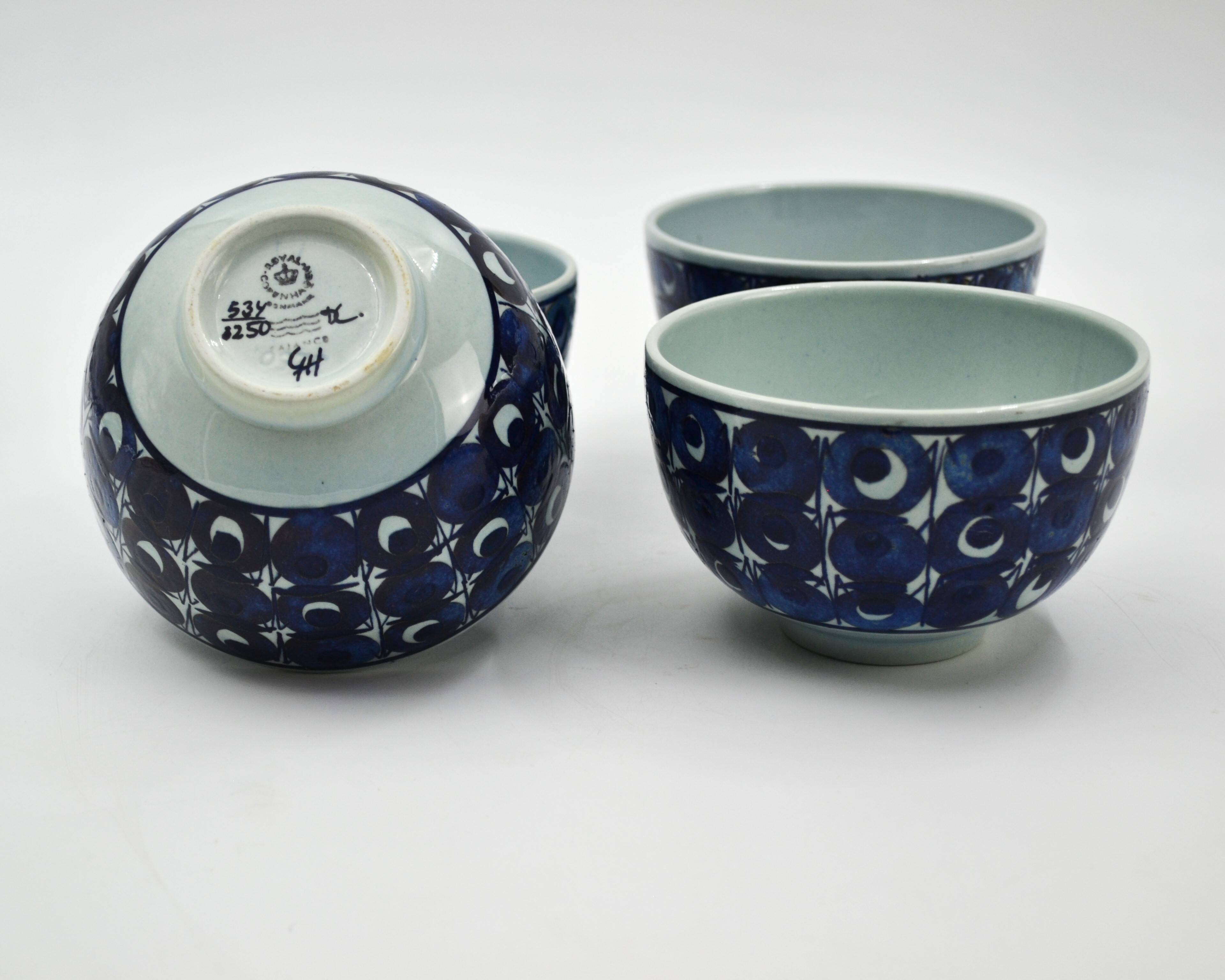 Bowl in earthenware from the Tenera series by Grete Helland-Hansen for Royal Copenhagen.