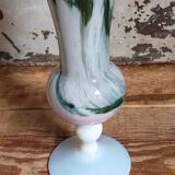 Vase sur pied en opaline et verre soufflé vintage 30 cm