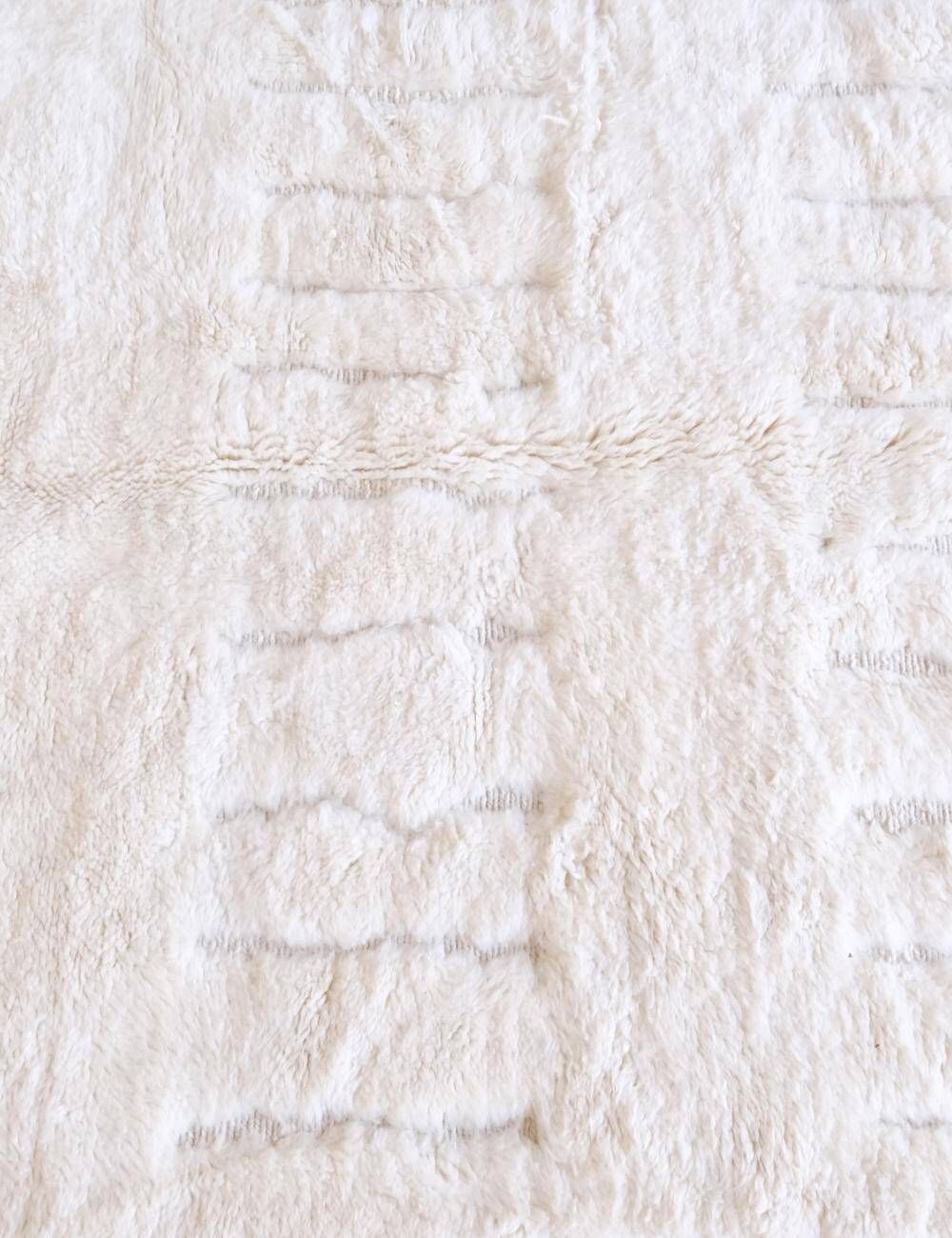 White Beni Mrirt Rug - 262 x 151 cm