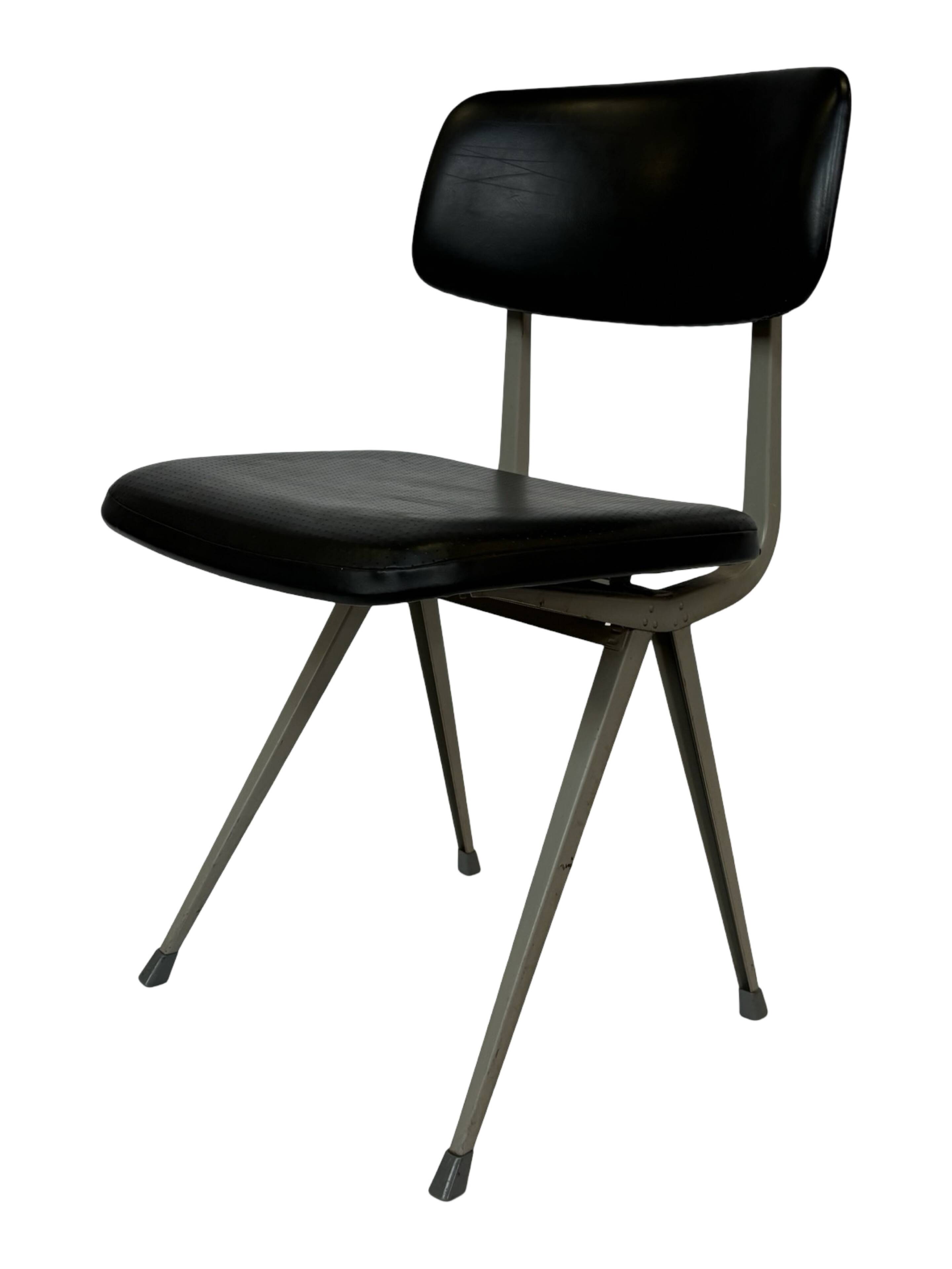 Friso Kramer Result Ahrend chair by Ahrend de Cirkel Dutch Design