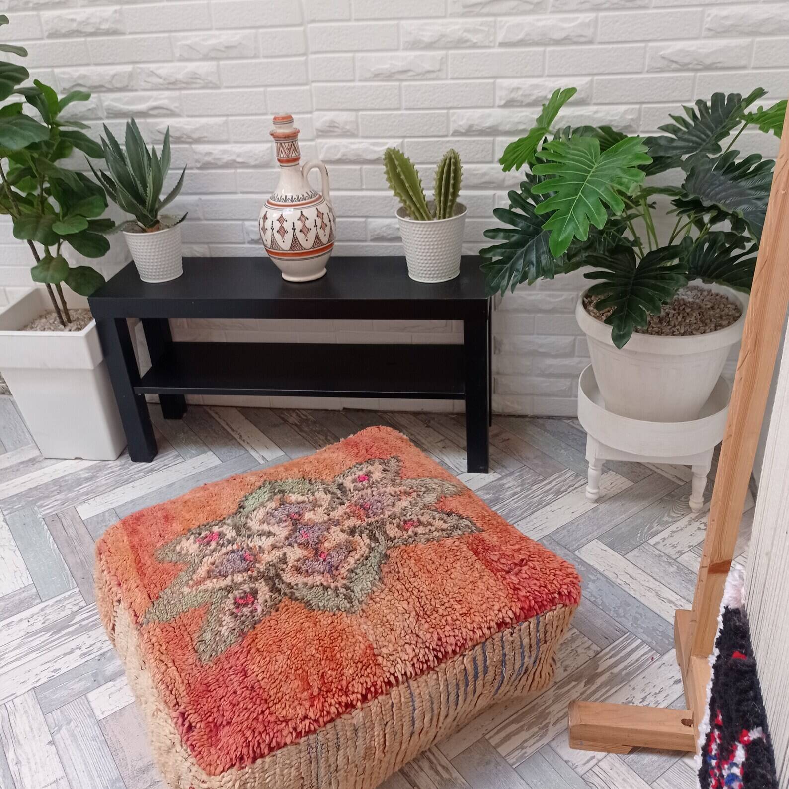 Handmade Berber pouf in wool 60 X 60 X 20 CM