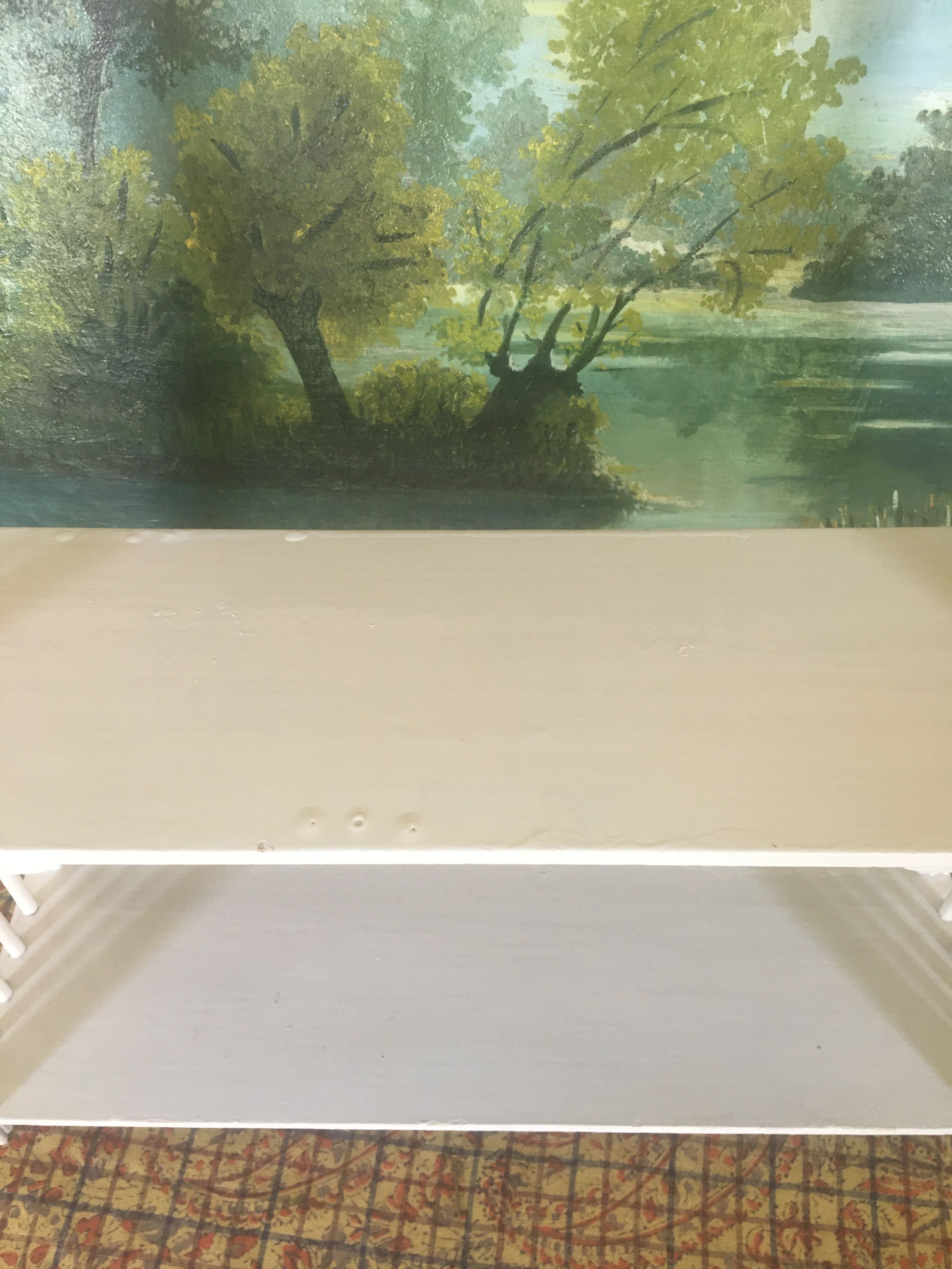 Wall-mounted shelf cabinet to hang