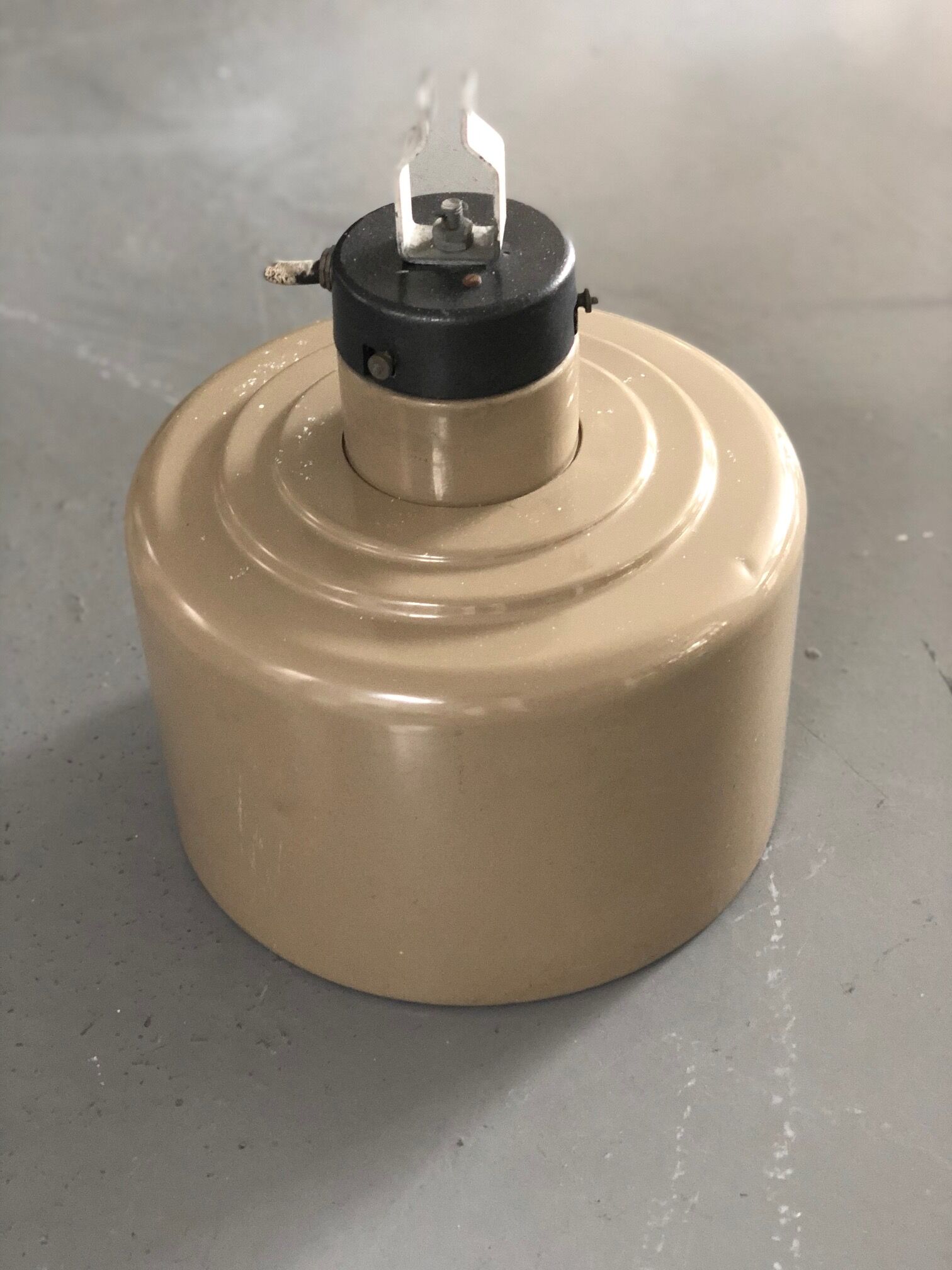 Industrial light pendant