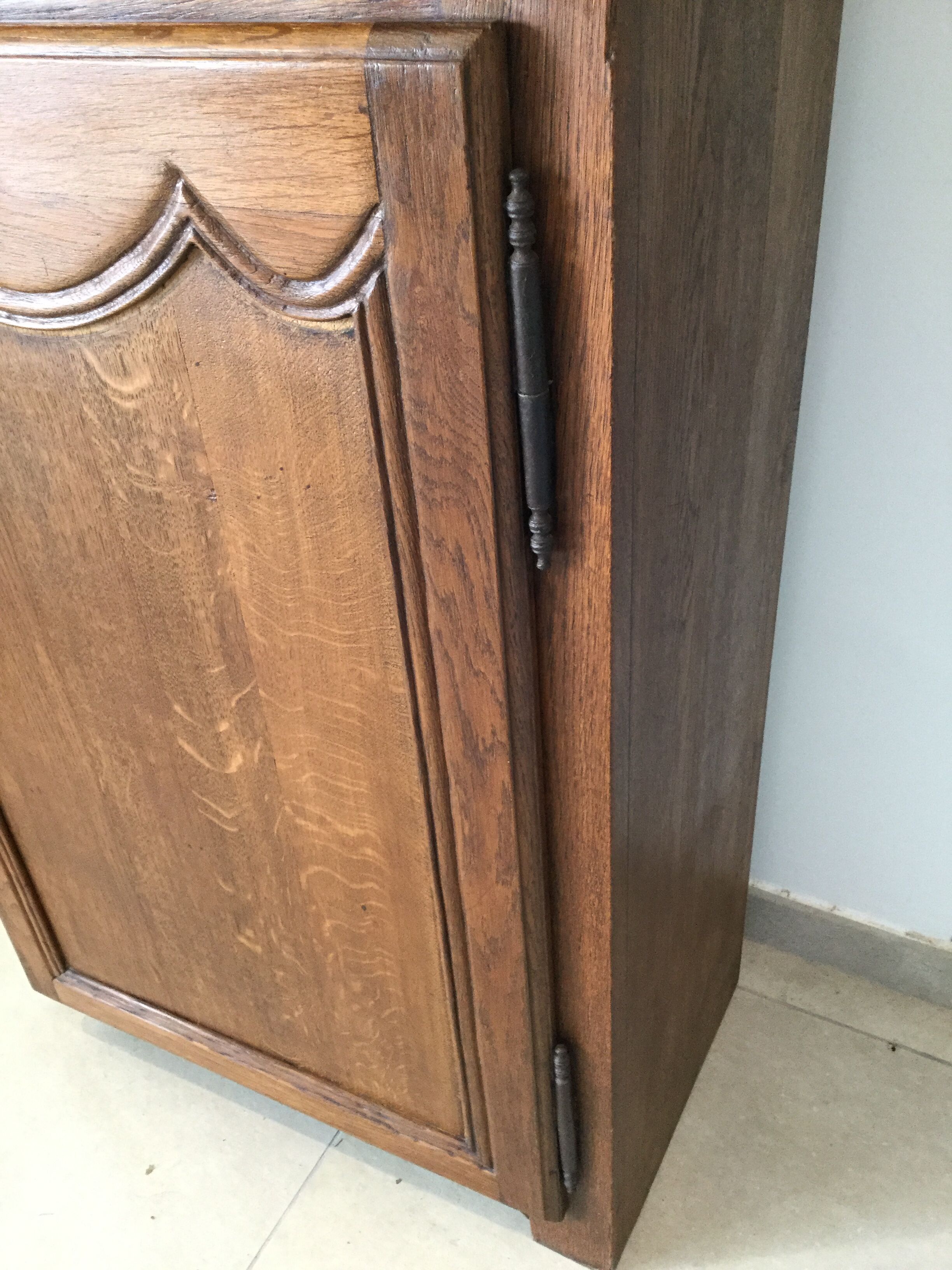 Entry furniture, writing