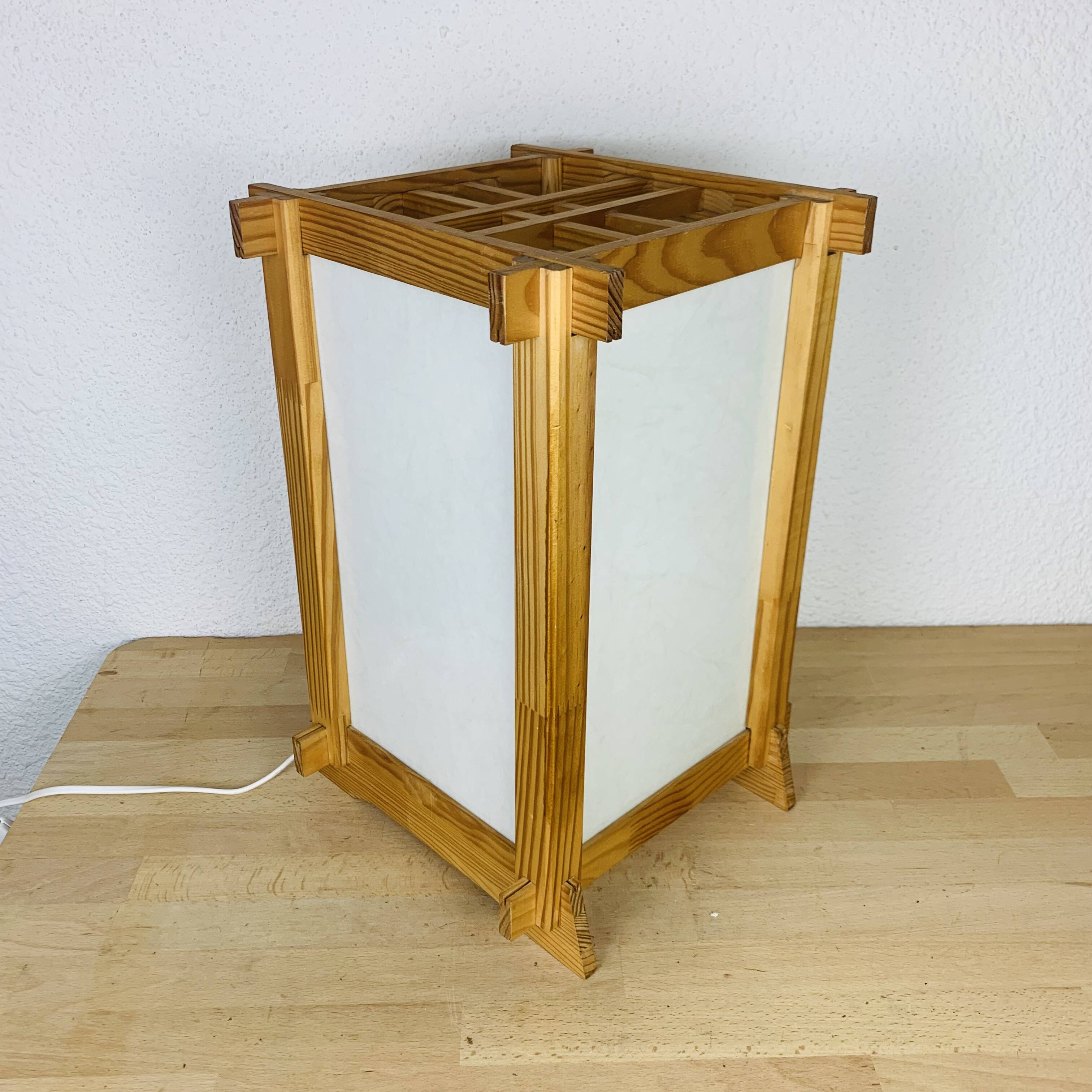 Vintage Japanese-style lantern table lamp