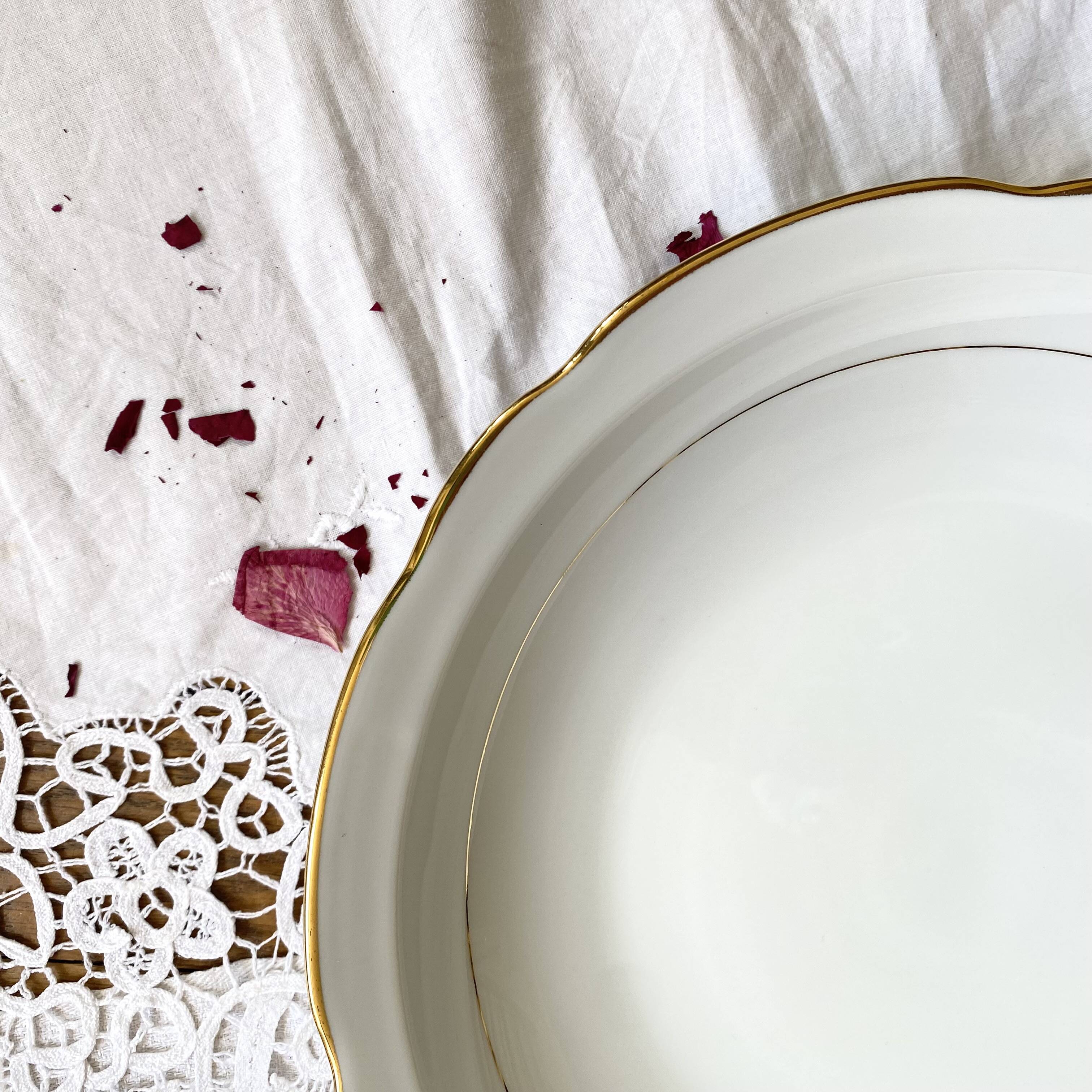 Set of 2 white porcelain dishes with gold decoration Sologne Lamotte