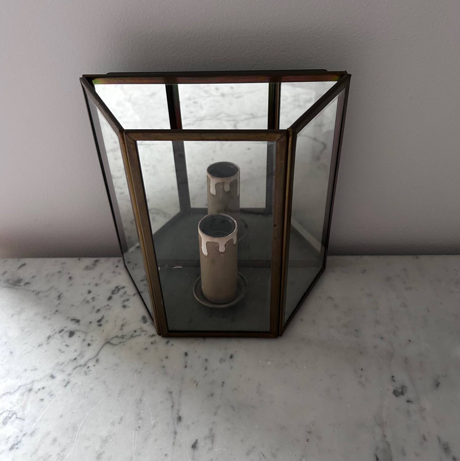 Wall mirror sconce