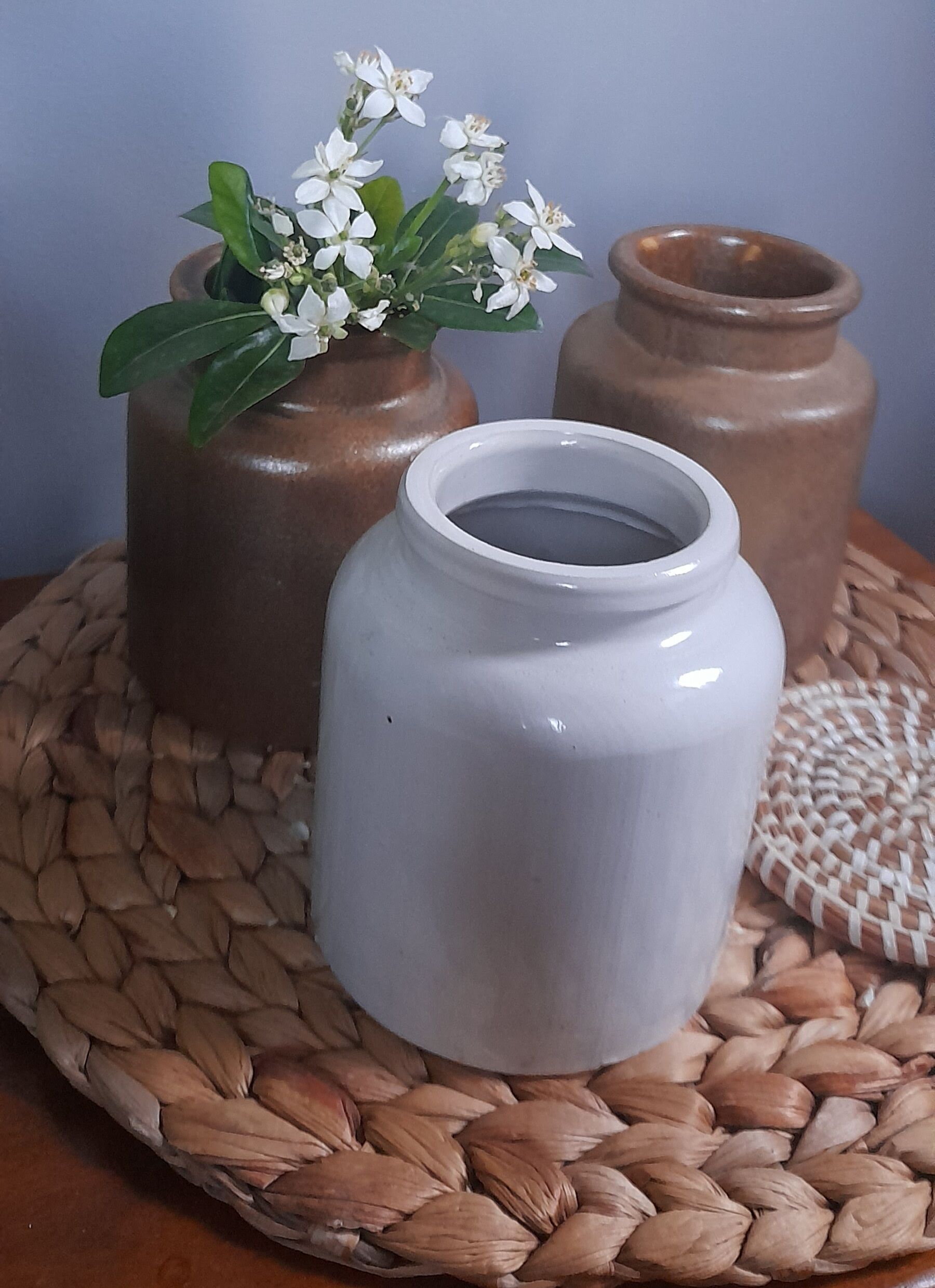Ensemble de 3 anciens pots à moutarde/condiments, en céramique / grés