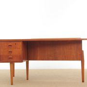 Bureau scandinave boomerang en teck d'Arne Hovmand Olsen
