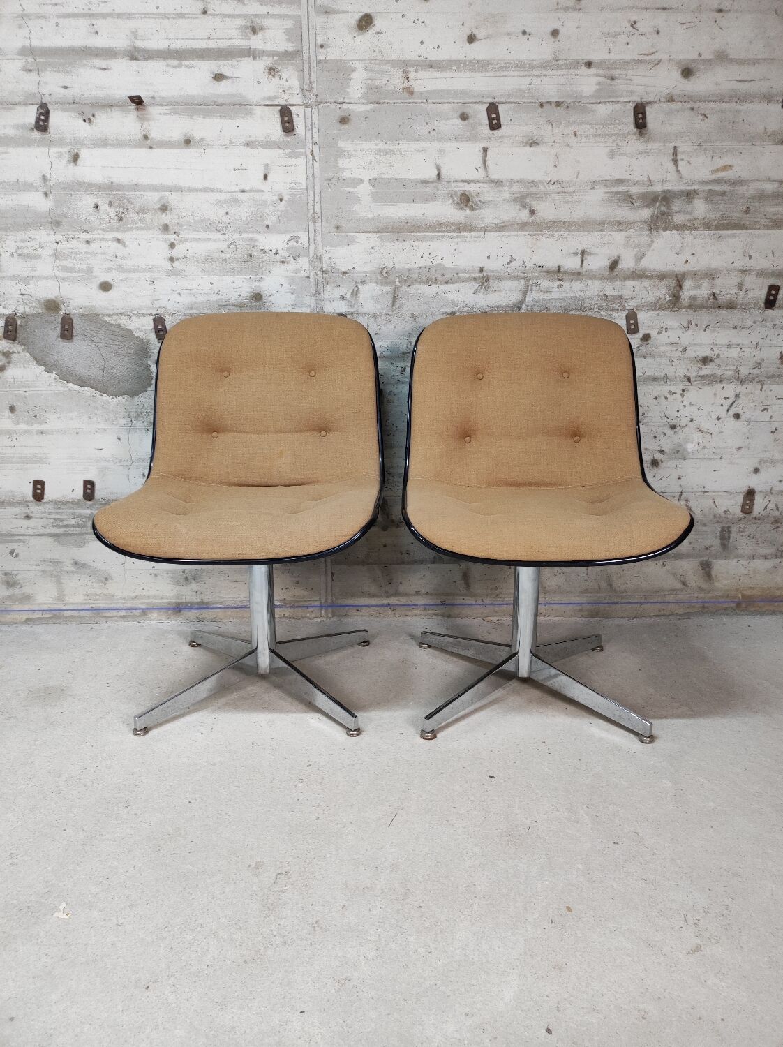 Paire de fauteuils Randall Buck