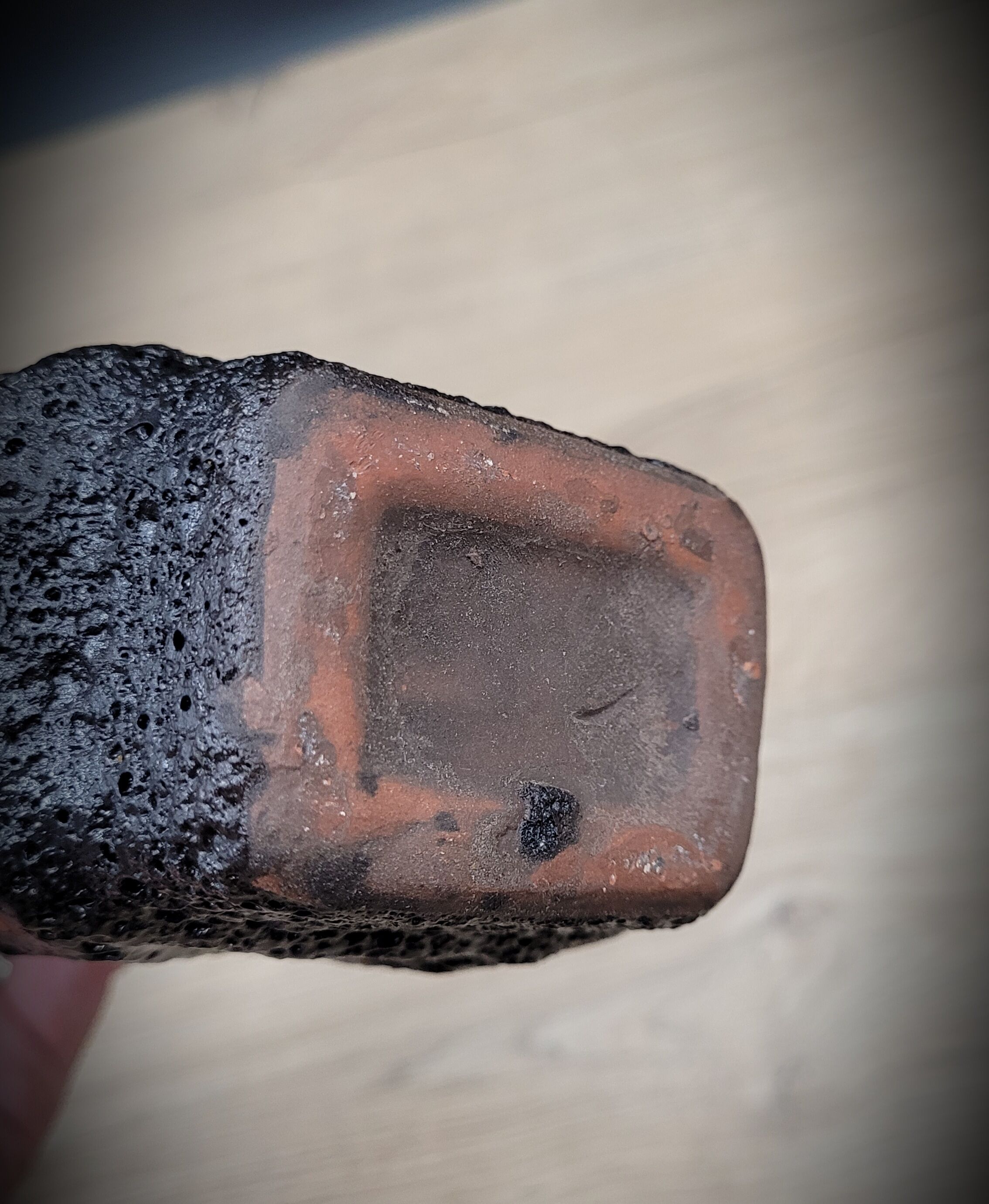 Vase orange lava black