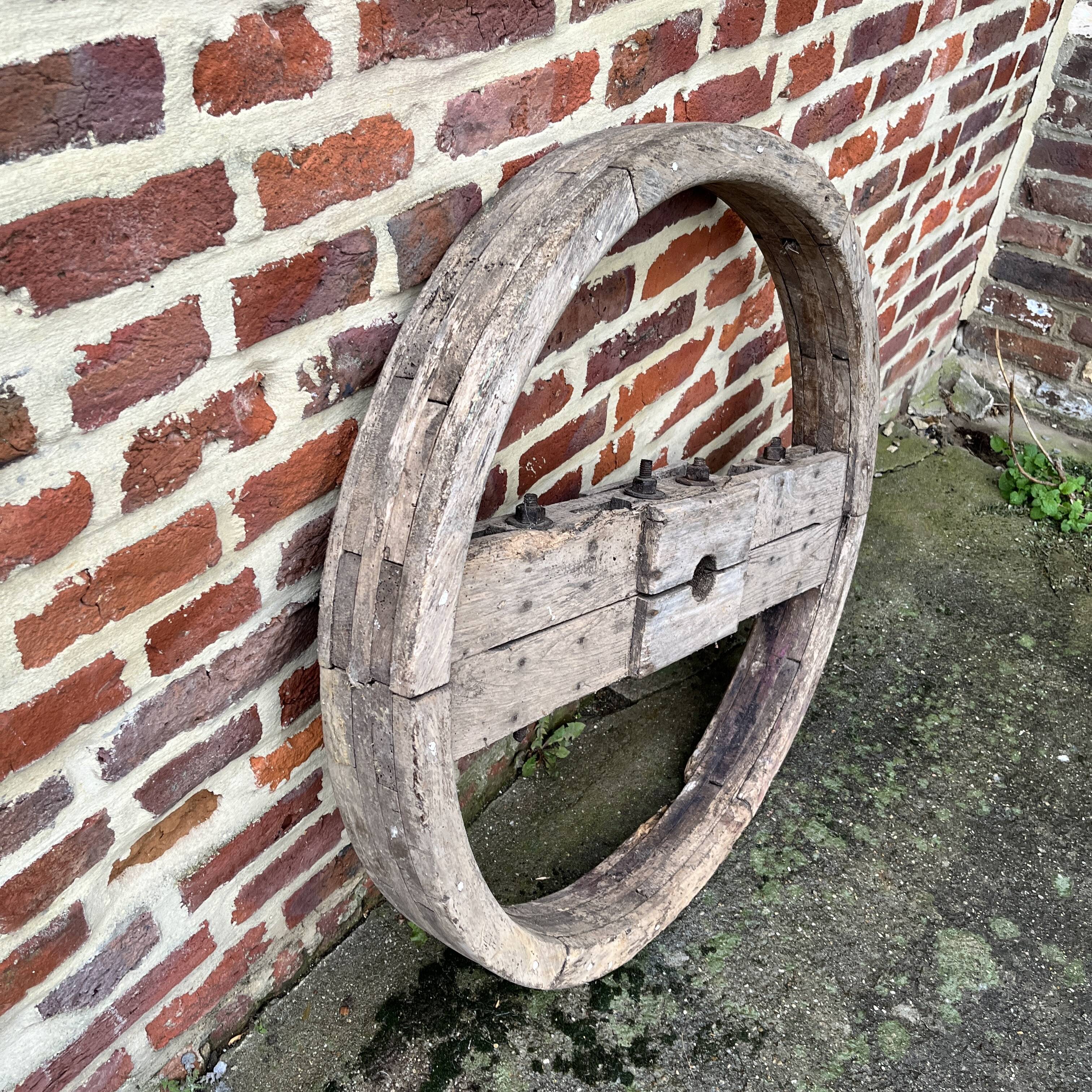Decorative wooden wheel