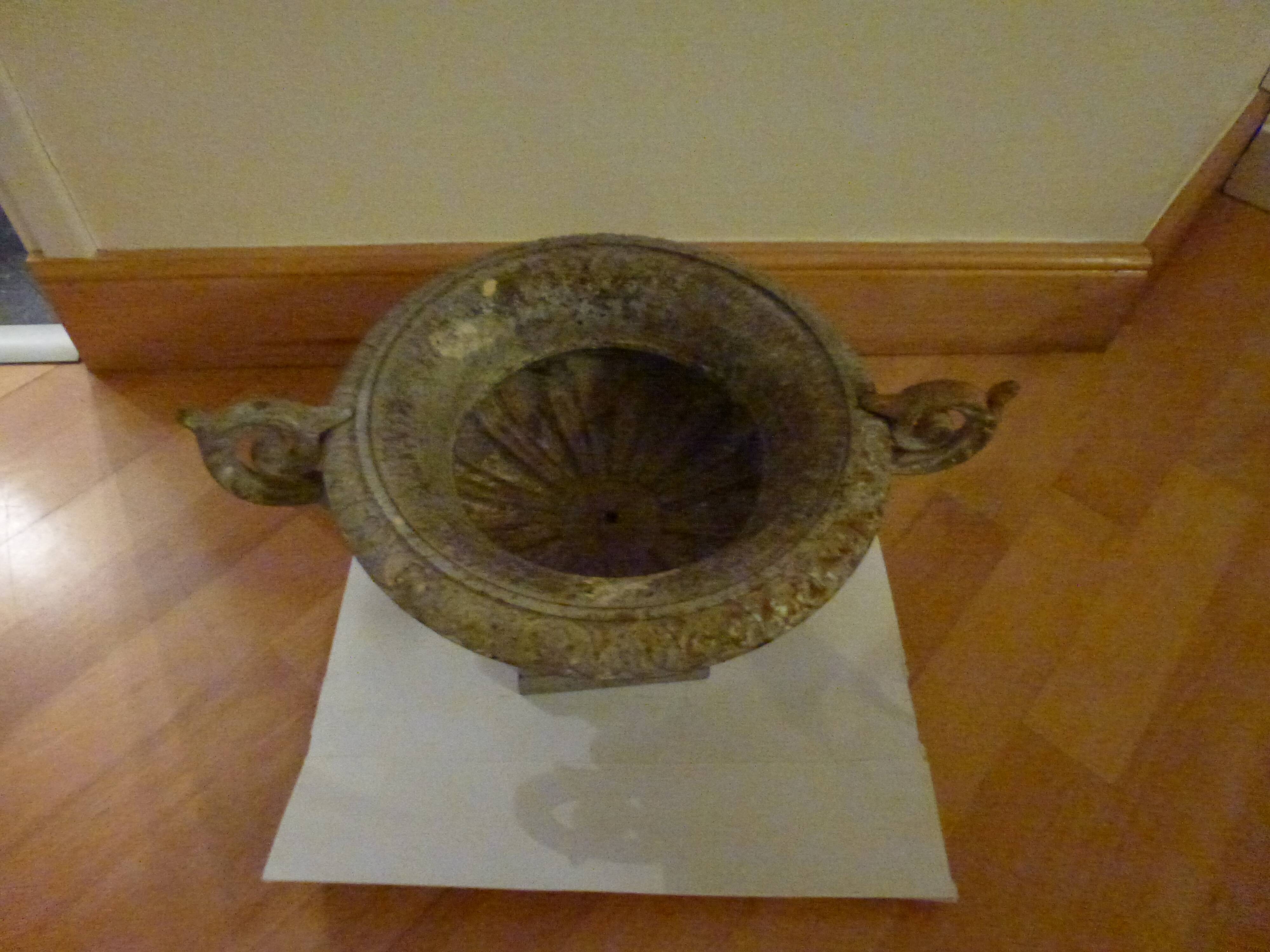 Medicis basin model Chambort in cast iron