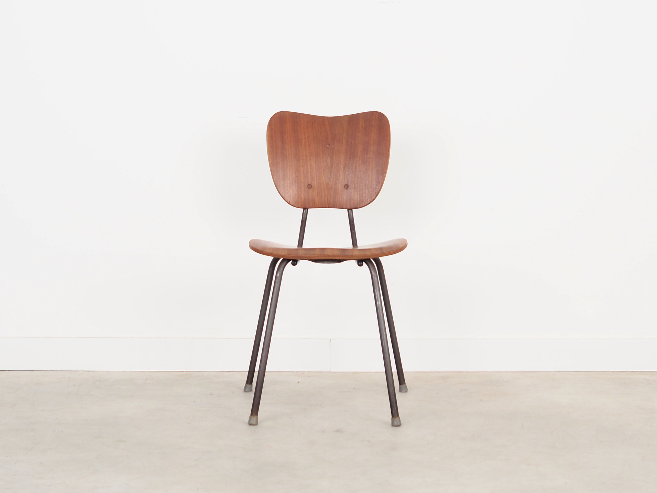 Chaise en teck, design danois, années 1960, production: Danemark